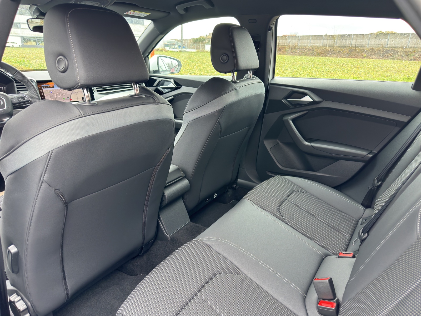 AUDI A1 Sportback 30 TFSI Attraction S-tronic-image-17