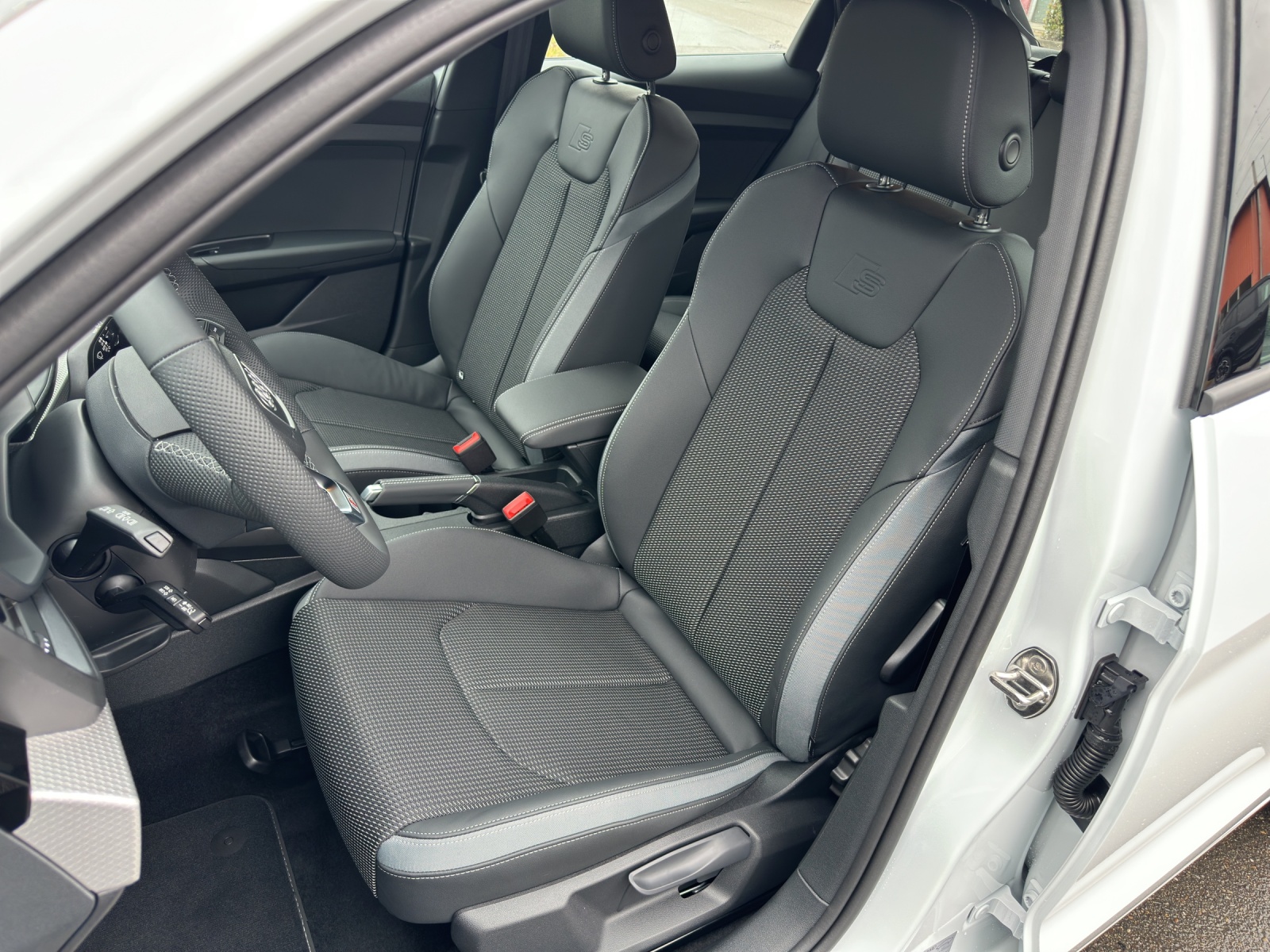 AUDI A1 Sportback 30 TFSI Attraction S-tronic-image-11