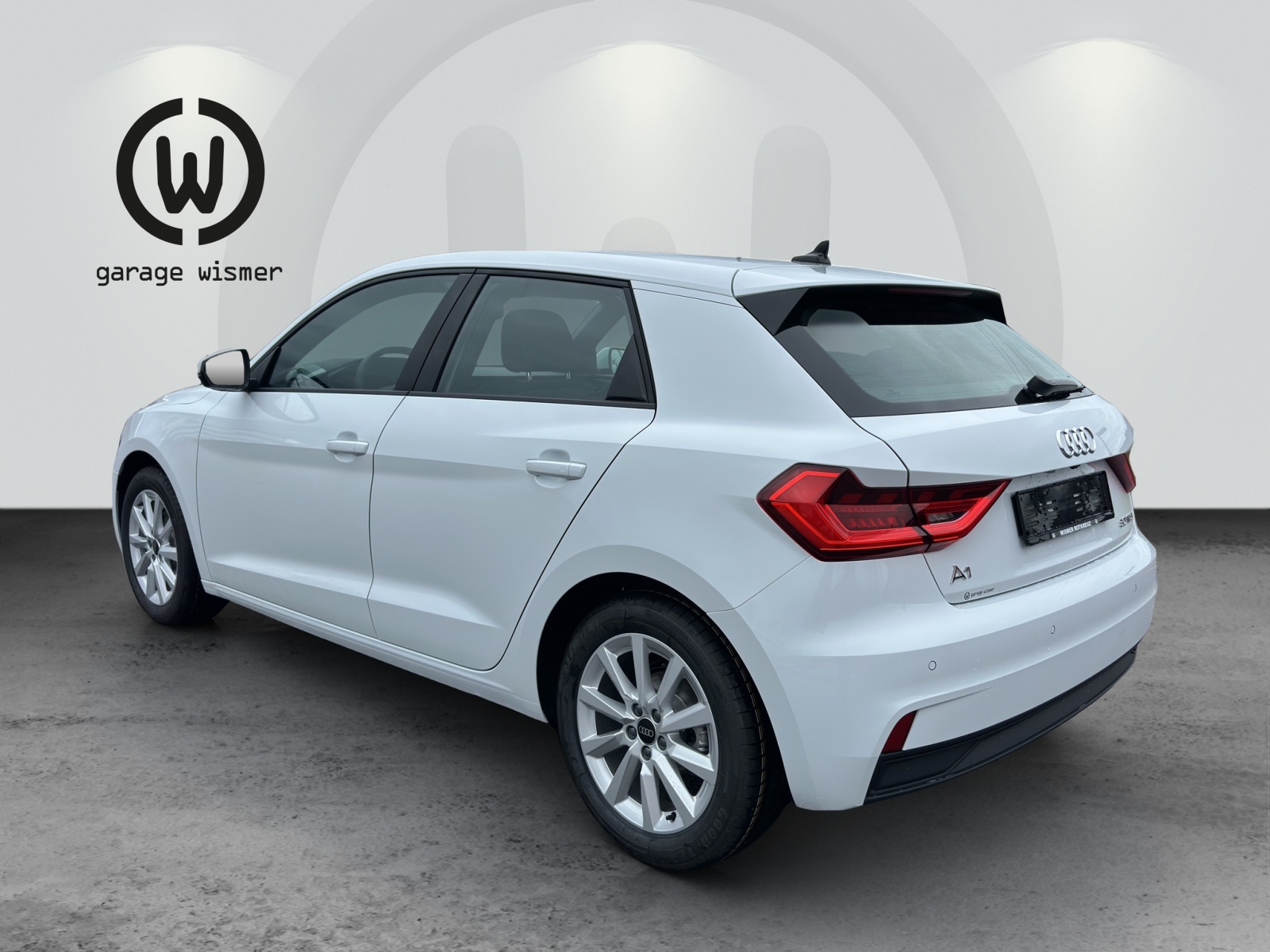 AUDI A1 Sportback 30 TFSI Attraction S-tronic-image-2