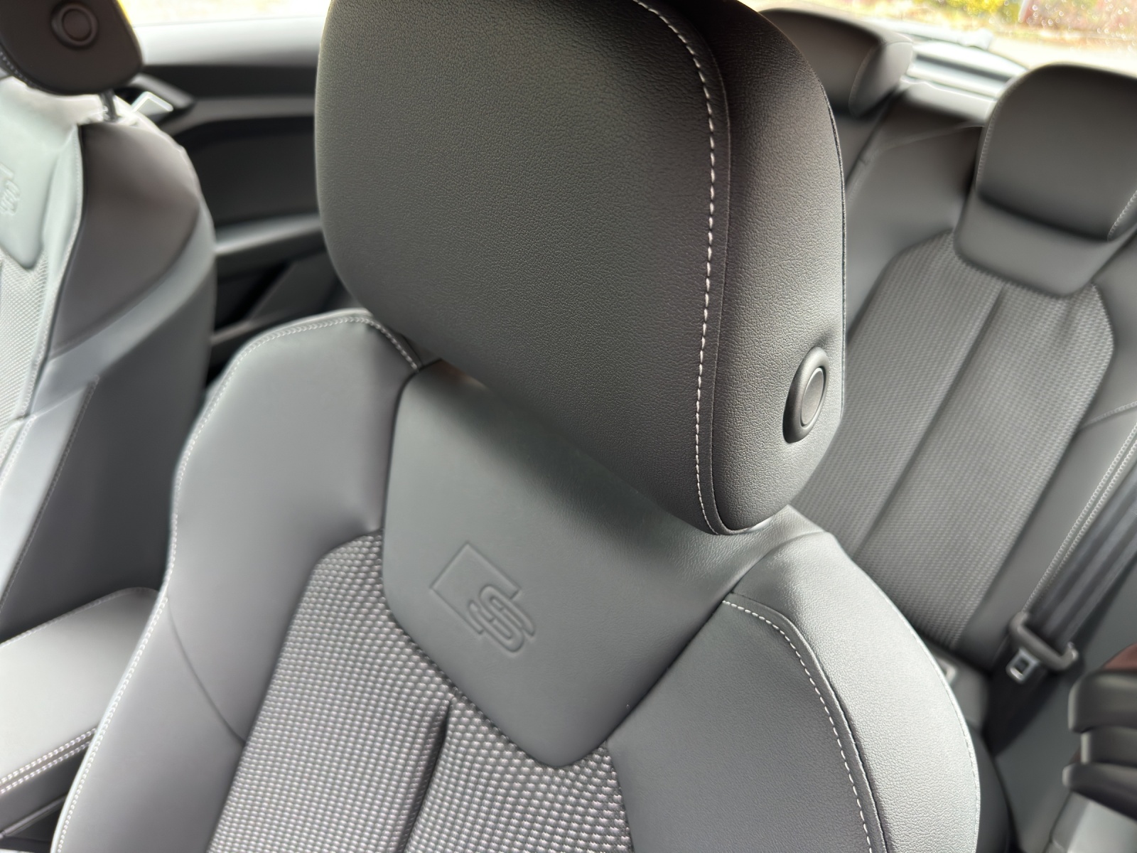AUDI A1 Sportback 30 TFSI Attraction S-tronic-image-12