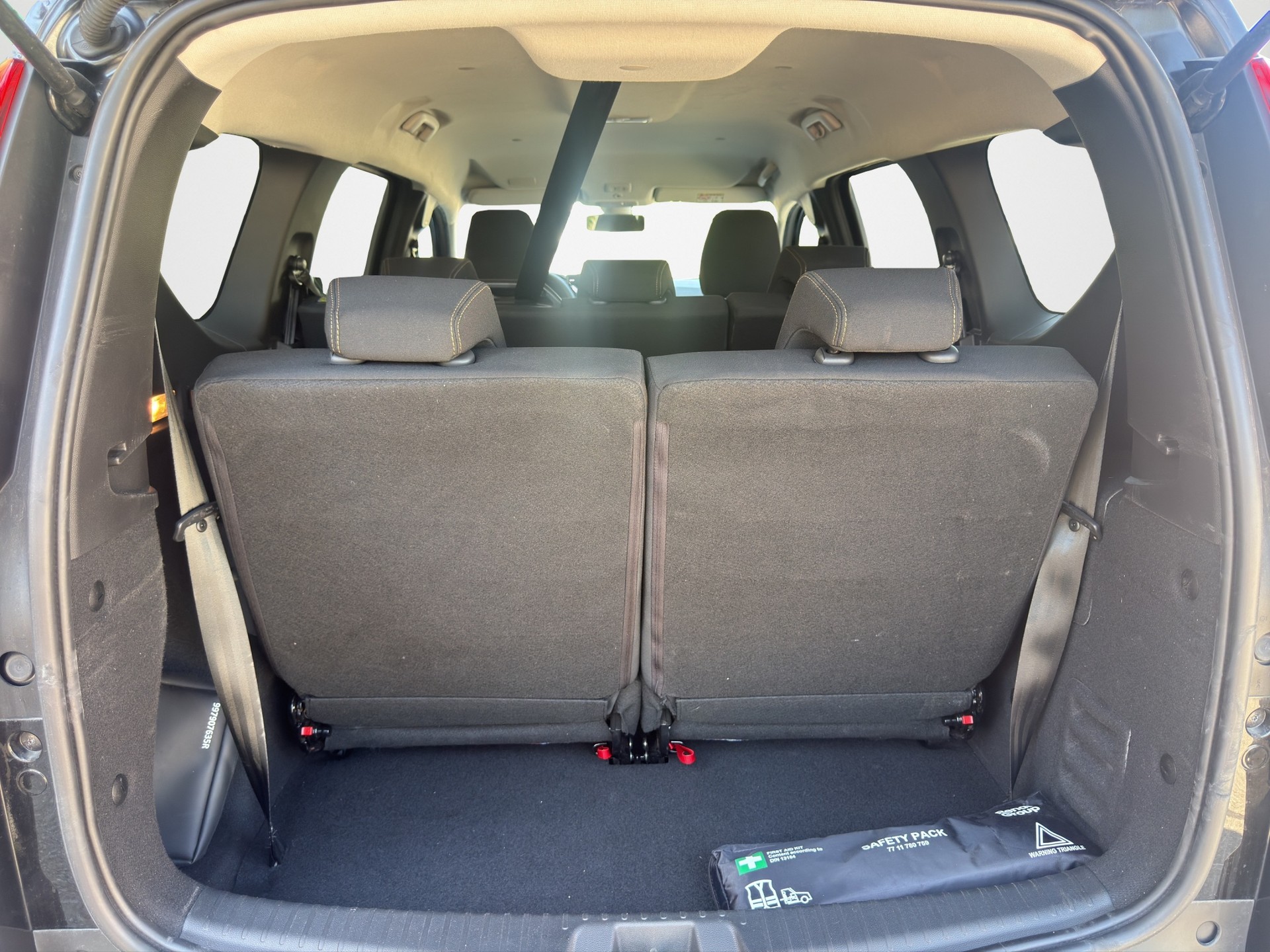 DACIA Jogger HEV 140 Extreme + 7 places-image-11