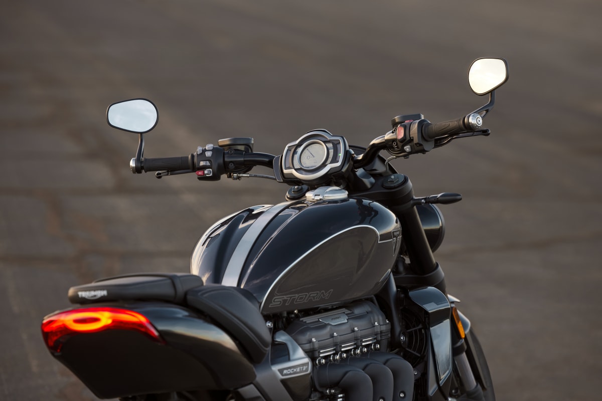 TRIUMPH Rocket 3 R Storm-showroom-element-2