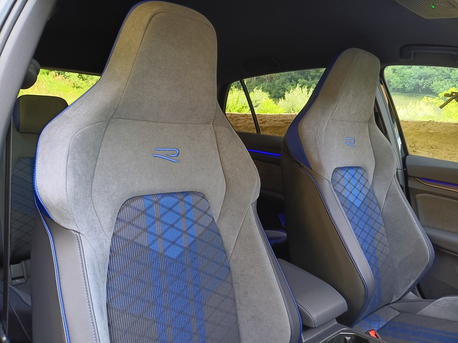 VW Golf 2.0 TSI R DSG 4 Motion-image-17
