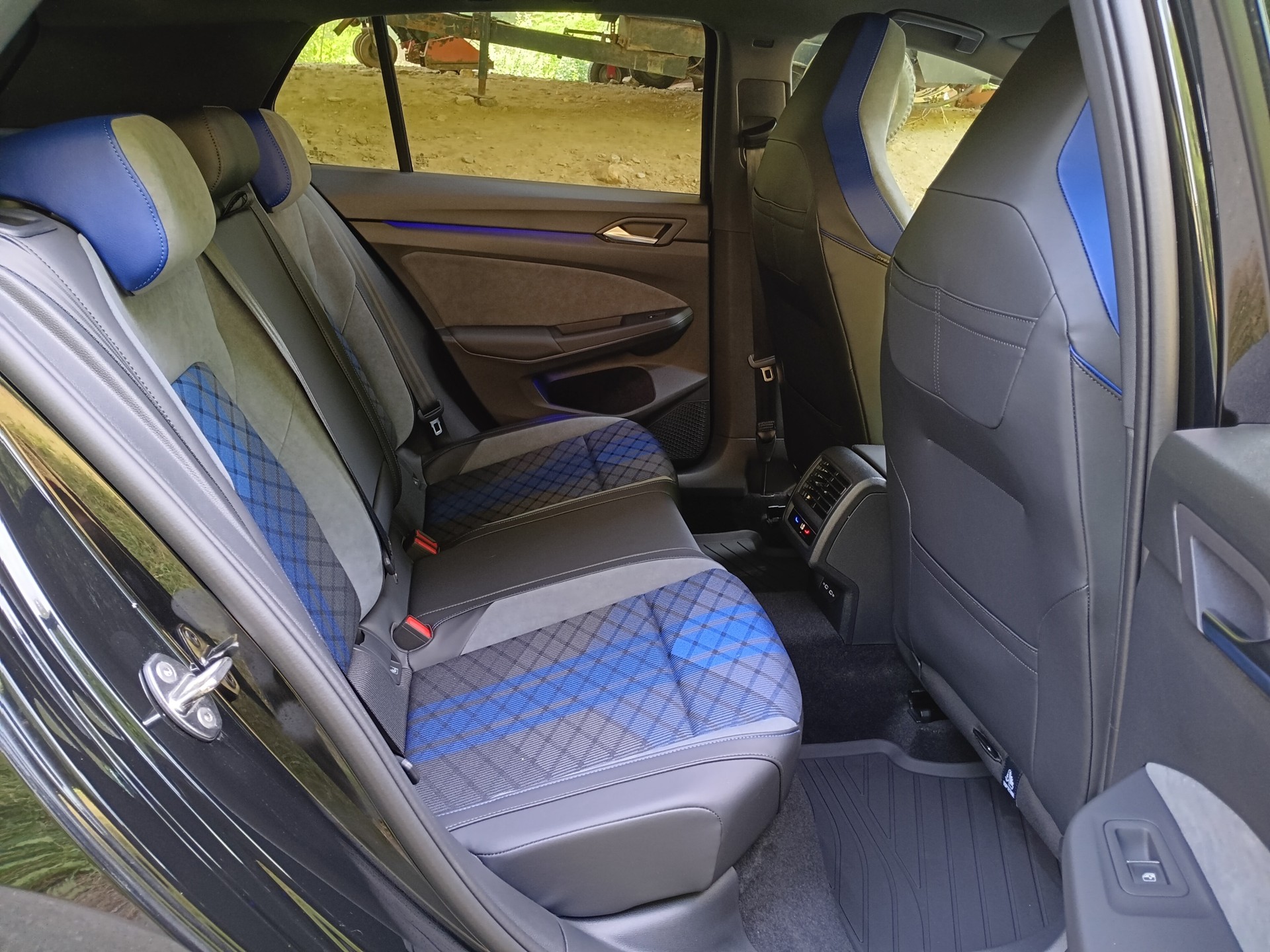 VW Golf 2.0 TSI R DSG 4 Motion-image-19