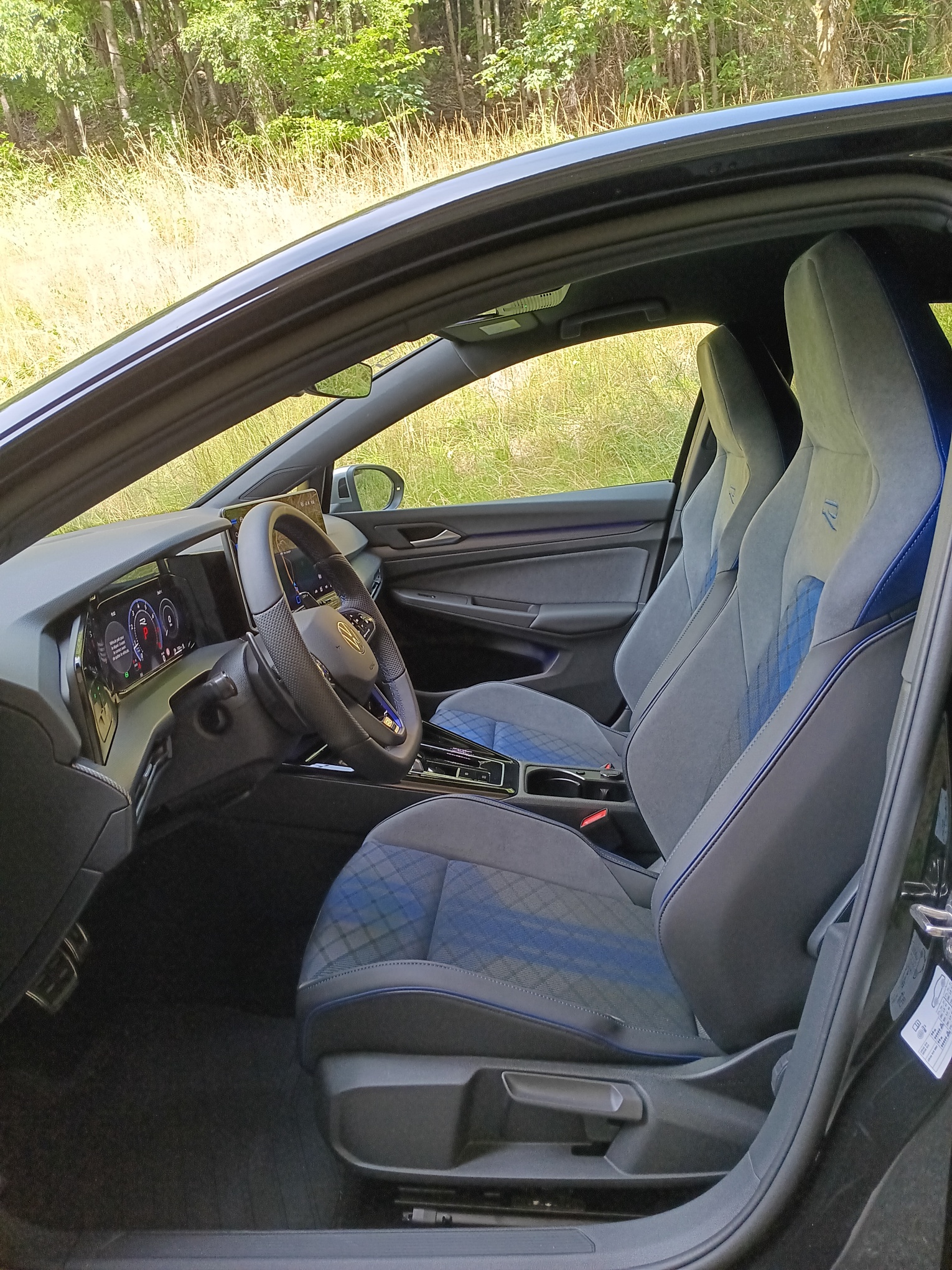 VW Golf 2.0 TSI R DSG 4 Motion-image-26
