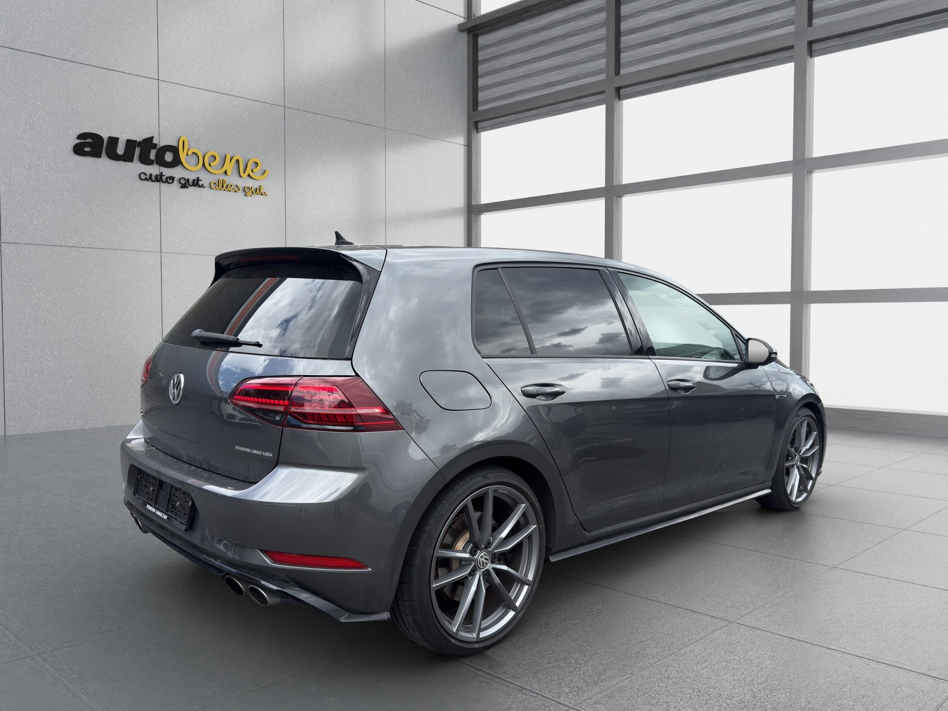 VW Golf 2.0 TSI R 4Motion DSG-image-4