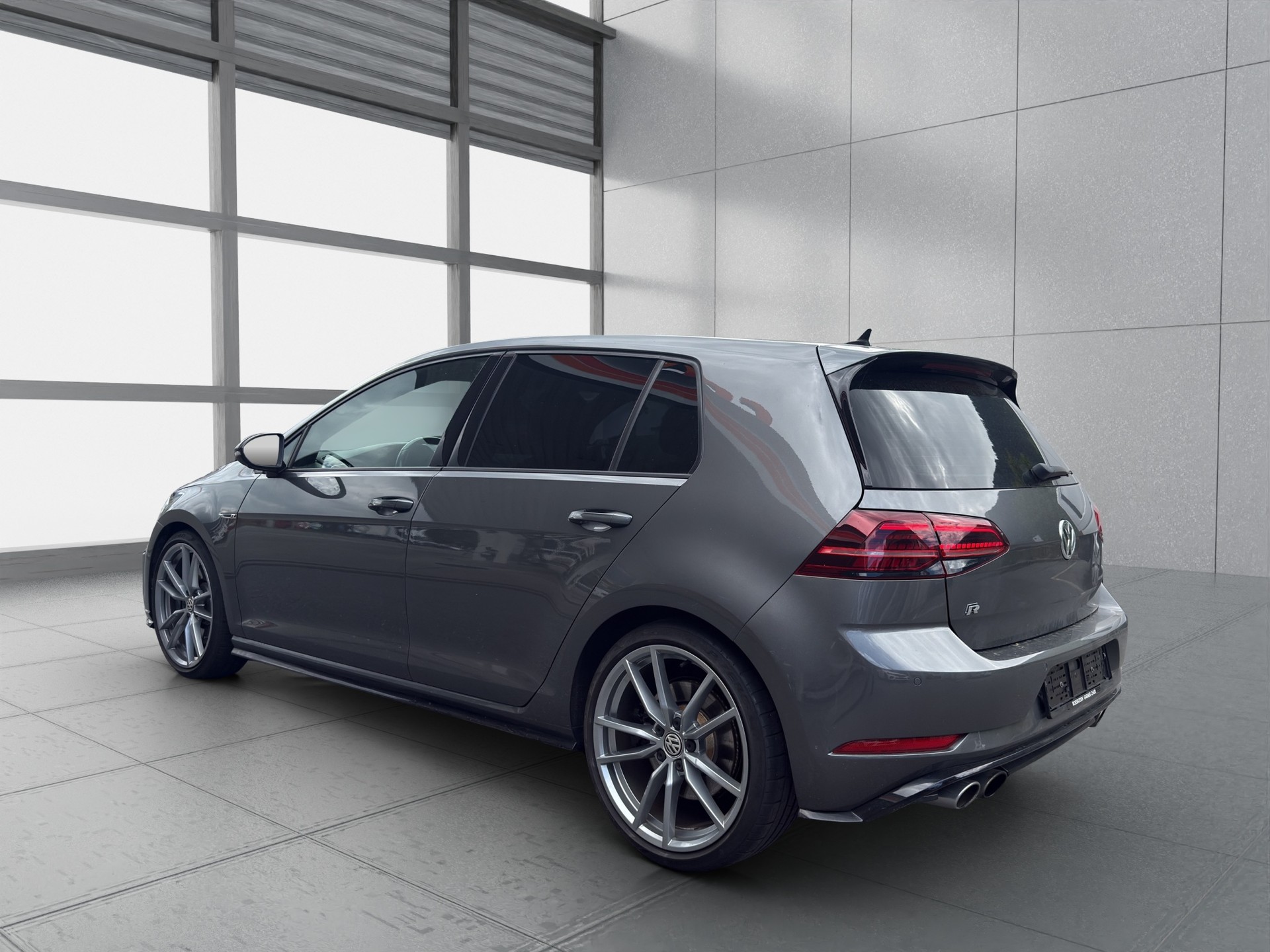 VW Golf 2.0 TSI R 4Motion DSG-image-3