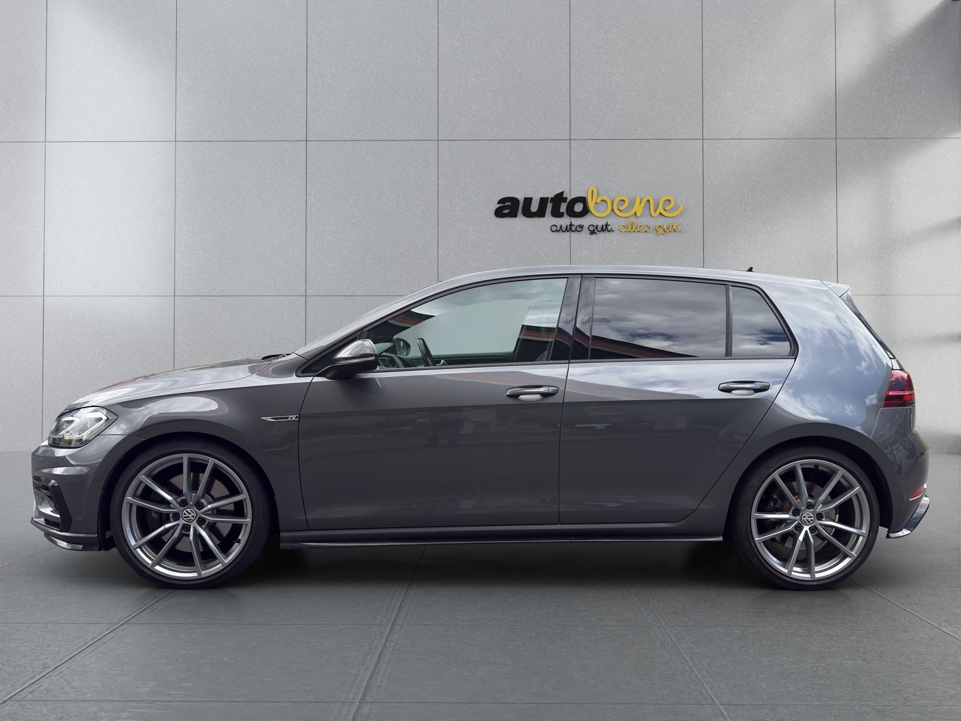 VW Golf 2.0 TSI R 4Motion DSG-image-2