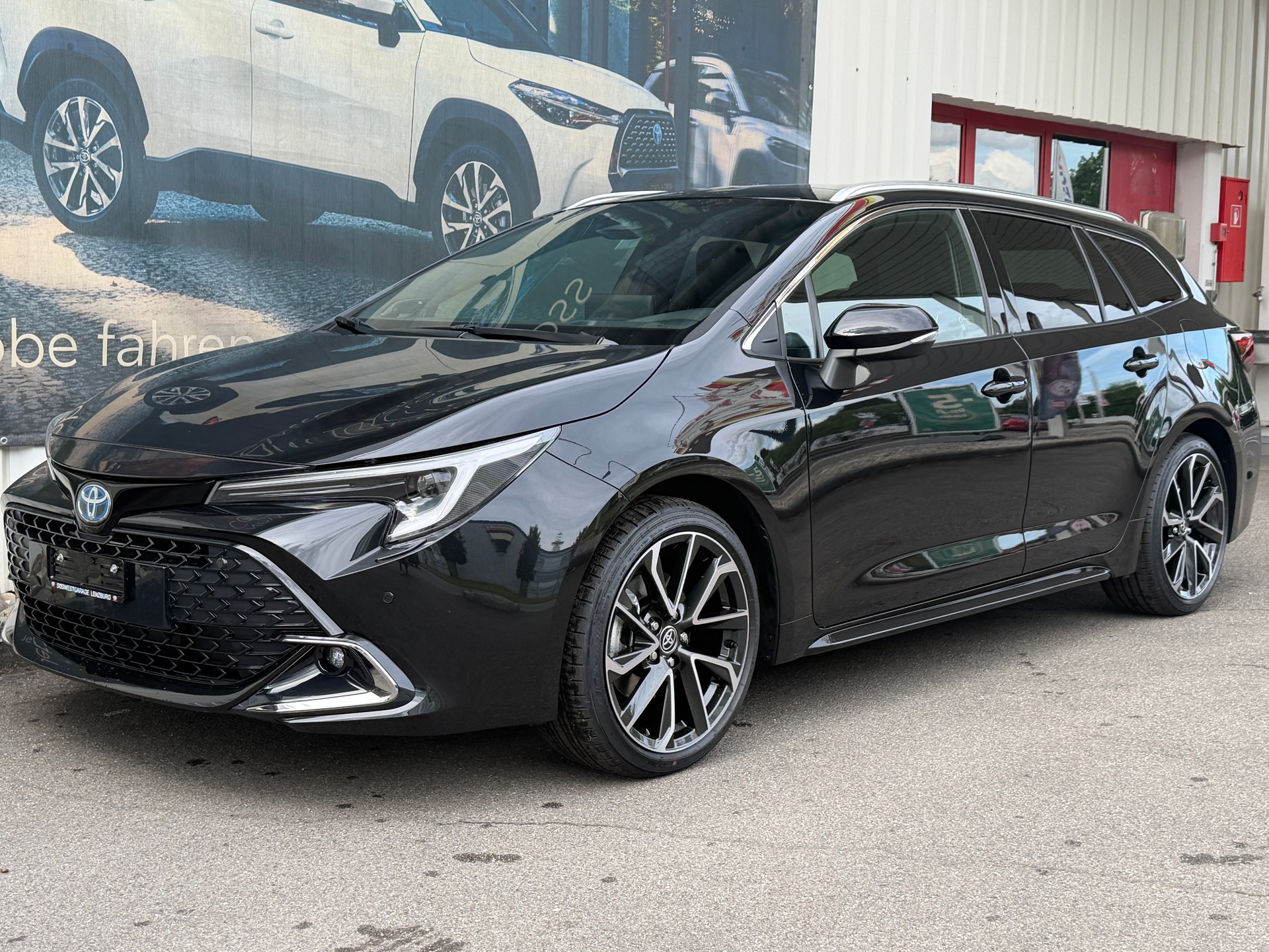 TOYOTA Corolla Touring Sports 2.0 HSD Premium e-CVT-showroom-element-2