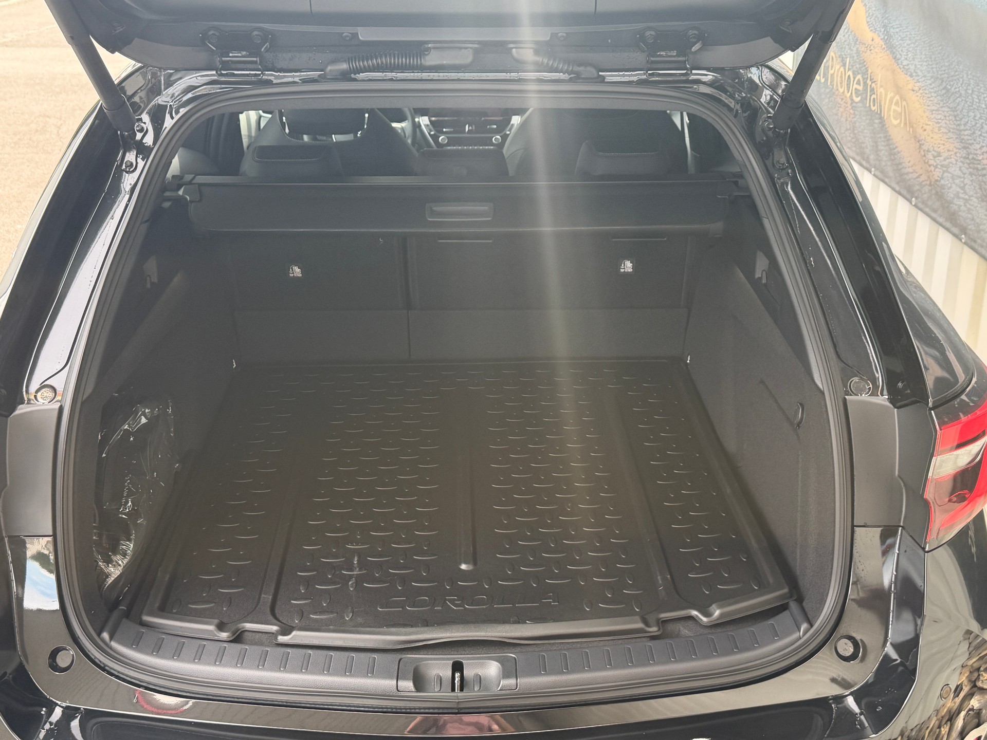 TOYOTA Corolla Touring Sports 2.0 HSD Premium e-CVT-image-8
