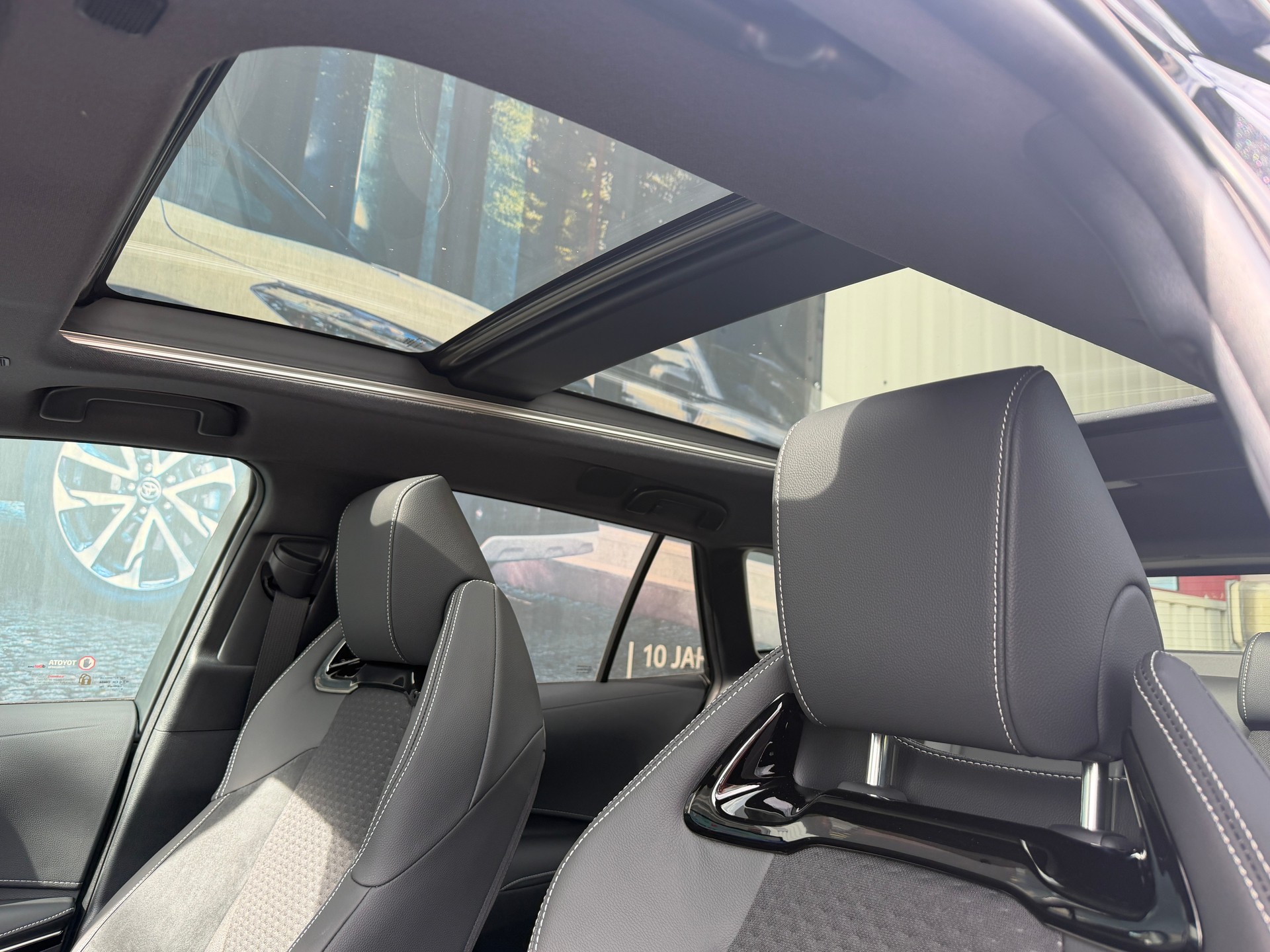 TOYOTA Corolla Touring Sports 2.0 HSD Premium e-CVT-image-22