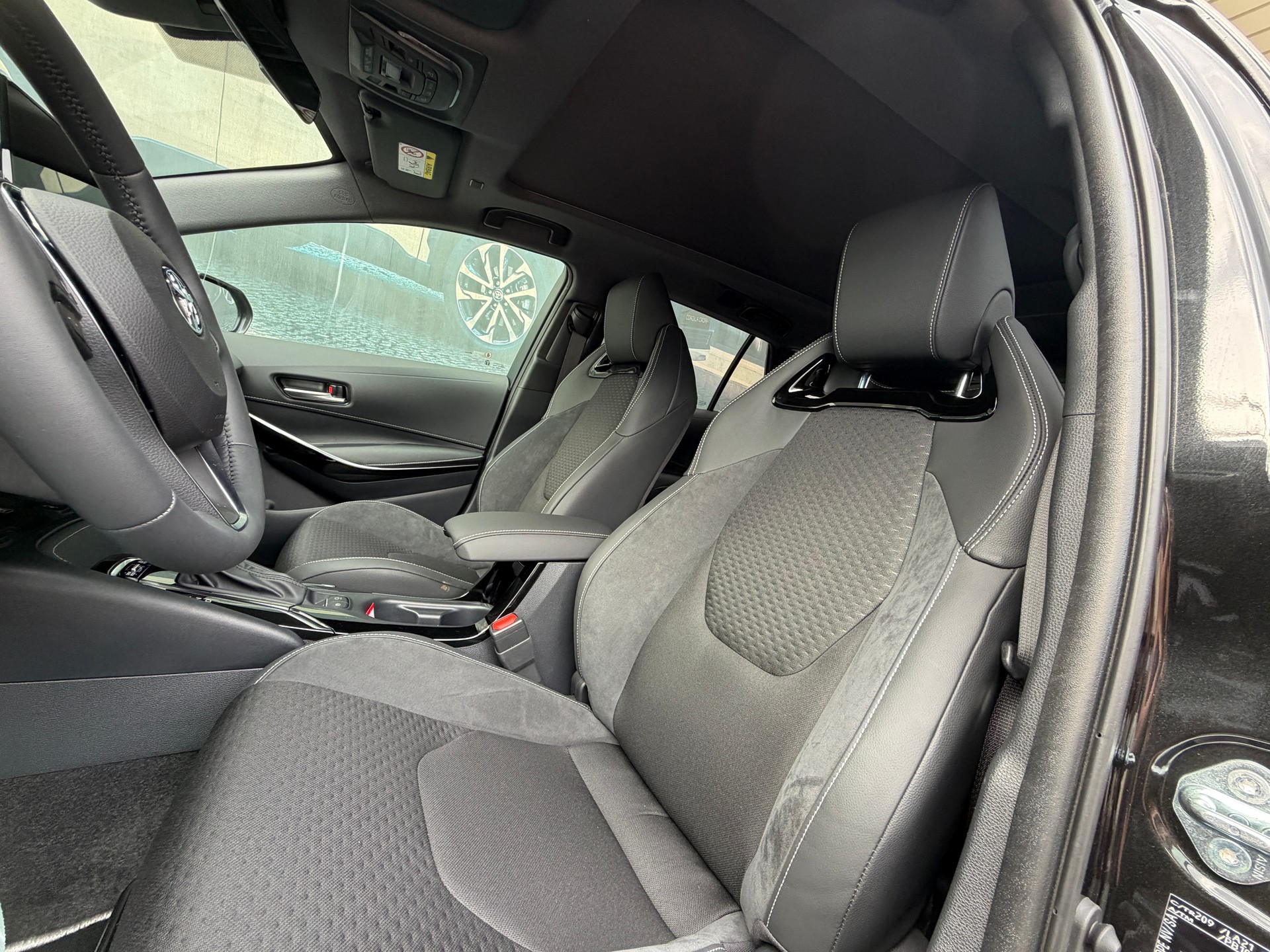 TOYOTA Corolla Touring Sports 2.0 HSD Premium e-CVT-image-12