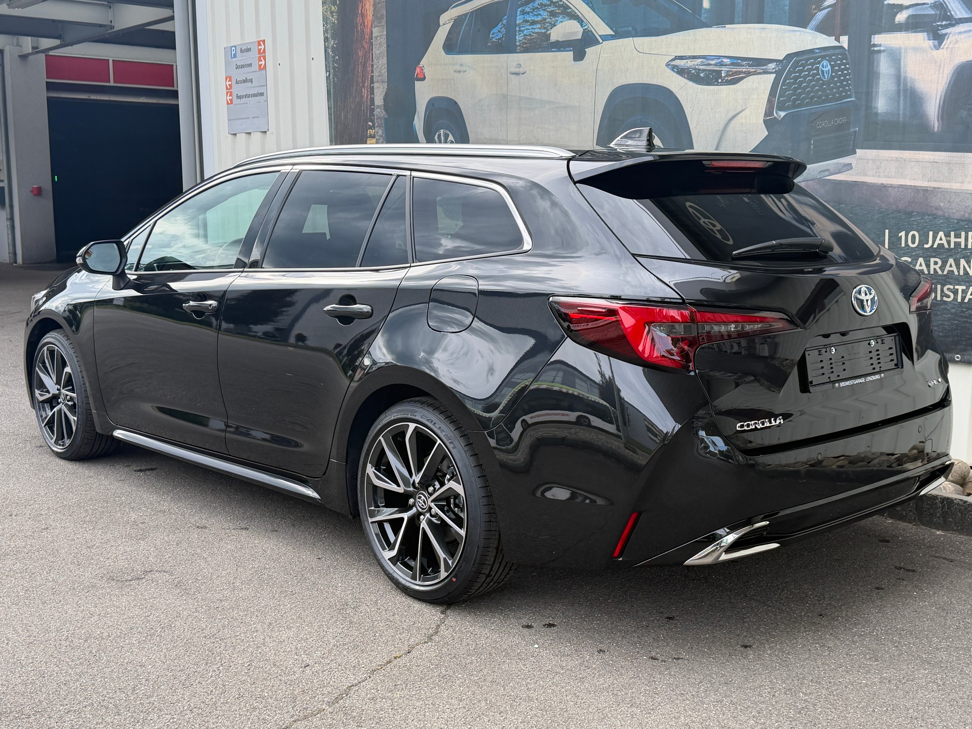 TOYOTA Corolla Touring Sports 2.0 HSD Premium e-CVT-image-4