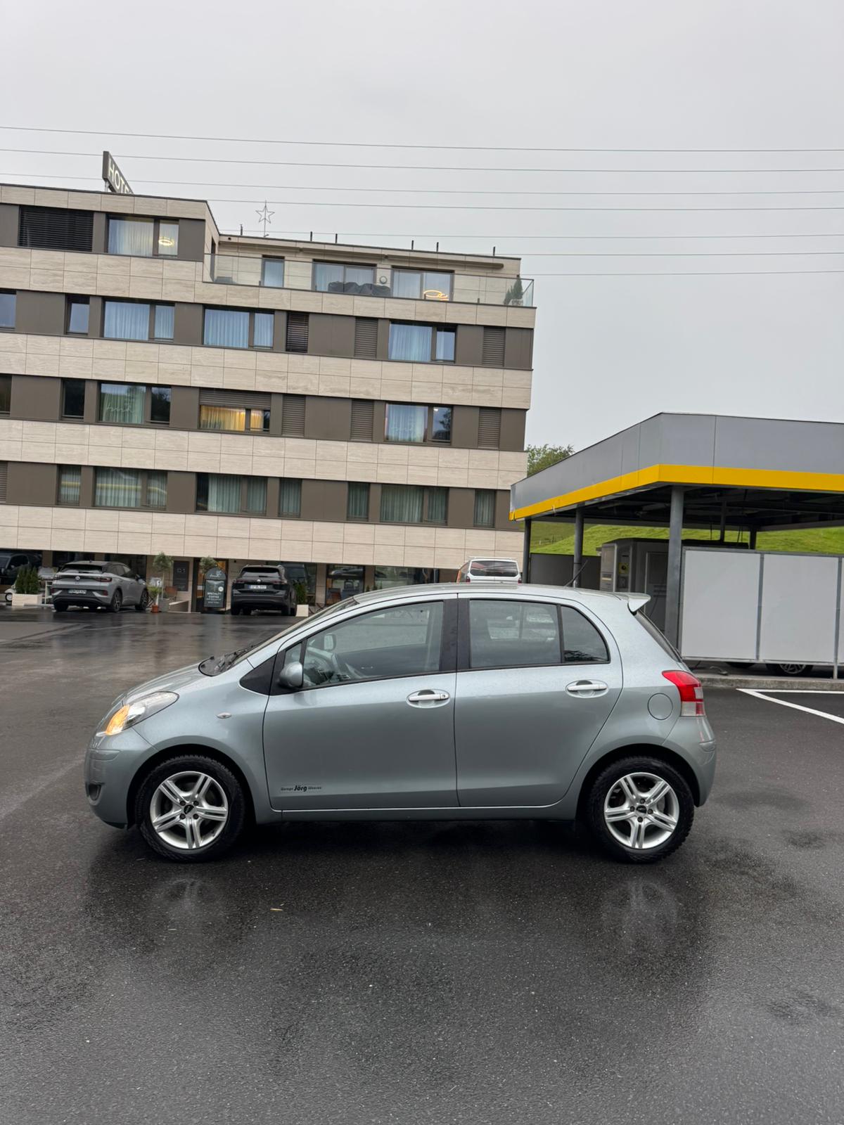 TOYOTA Yaris 1.33 Linea Terra-image-3