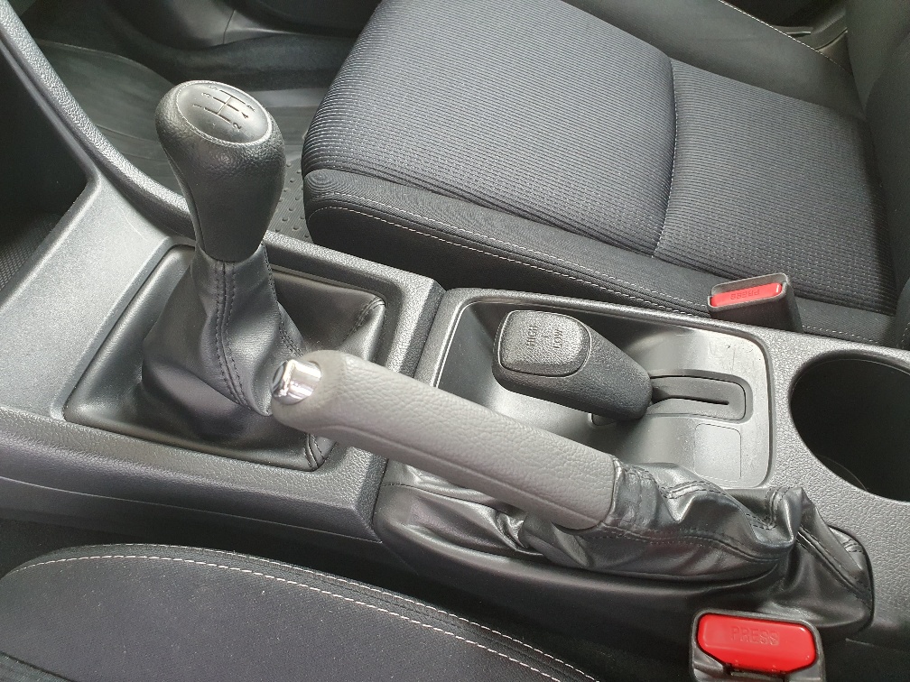 SUBARU XV 1.6 Swiss One-image-10