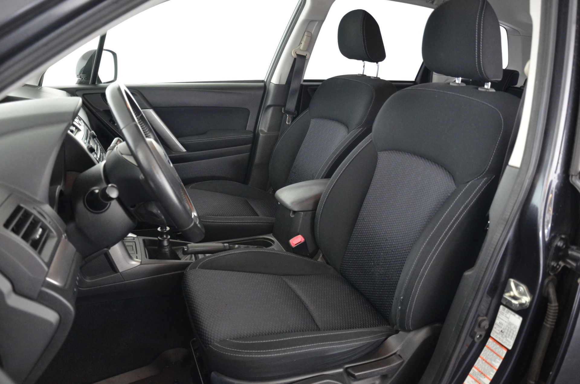 SUBARU Forester 2.0D Swiss 4WD-image-12