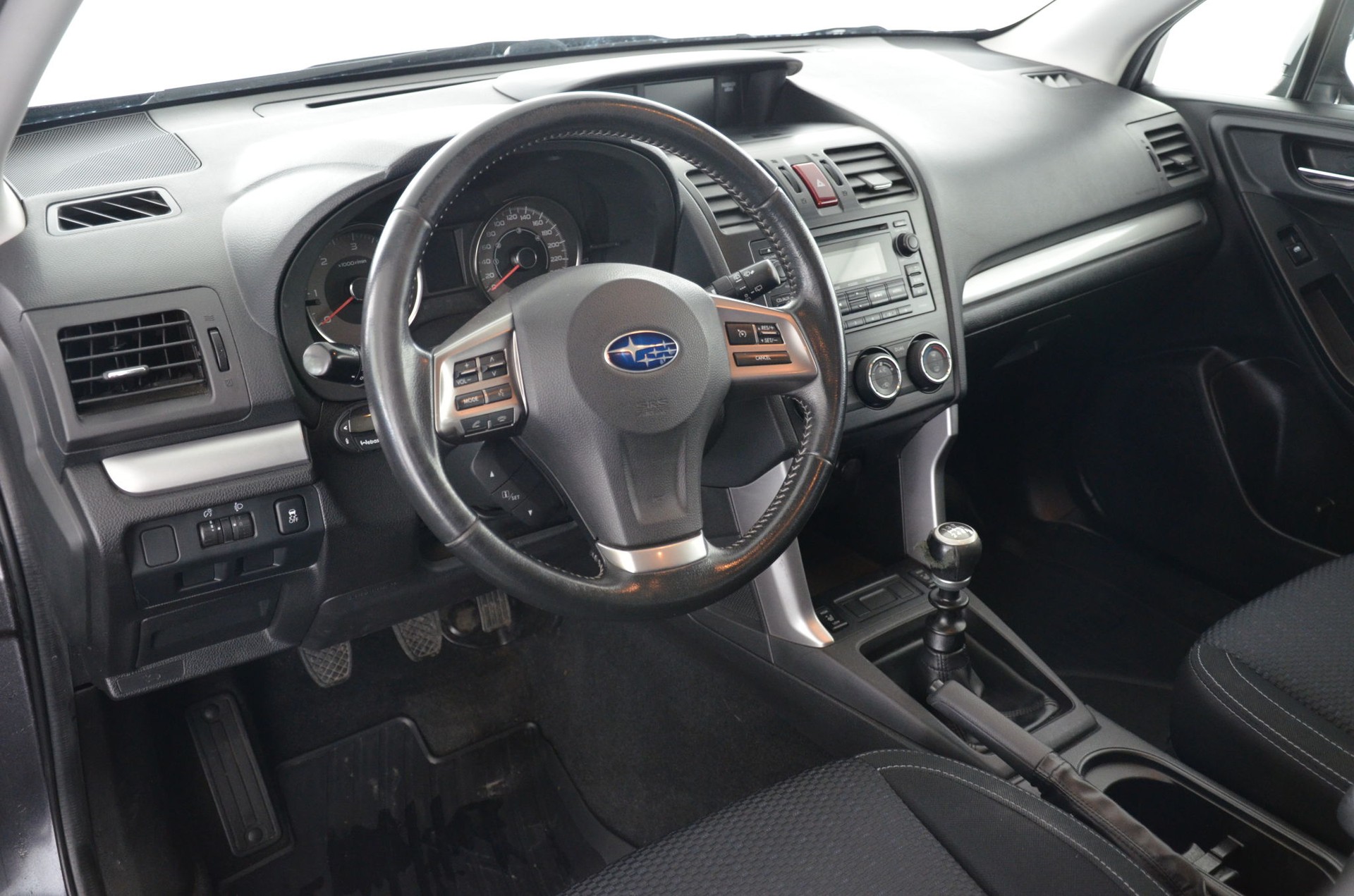 SUBARU Forester 2.0D Swiss 4WD-image-10