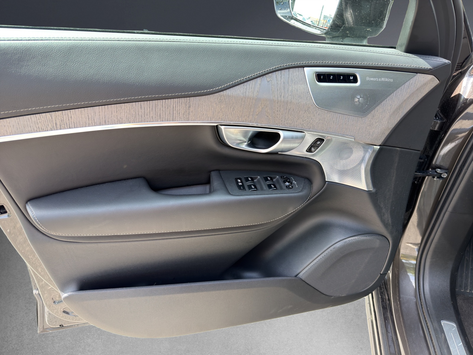 VOLVO XC90 T8 eAWD PluginHybrid Ultra Dark Geartronic-image-12