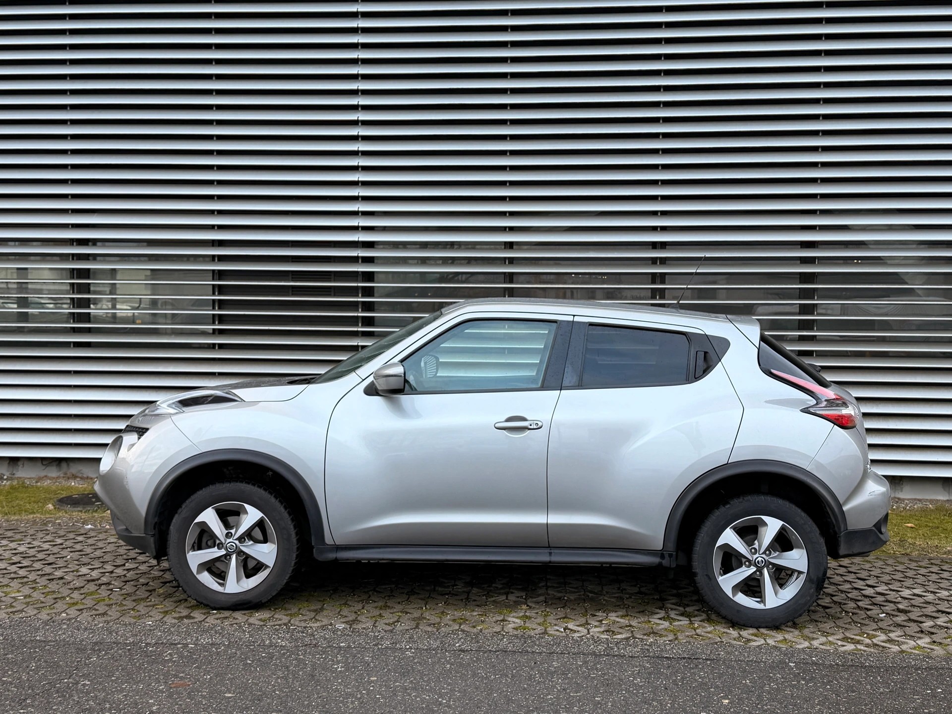 NISSAN Juke 1.6 acenta Xtronic M-CVT-image-4