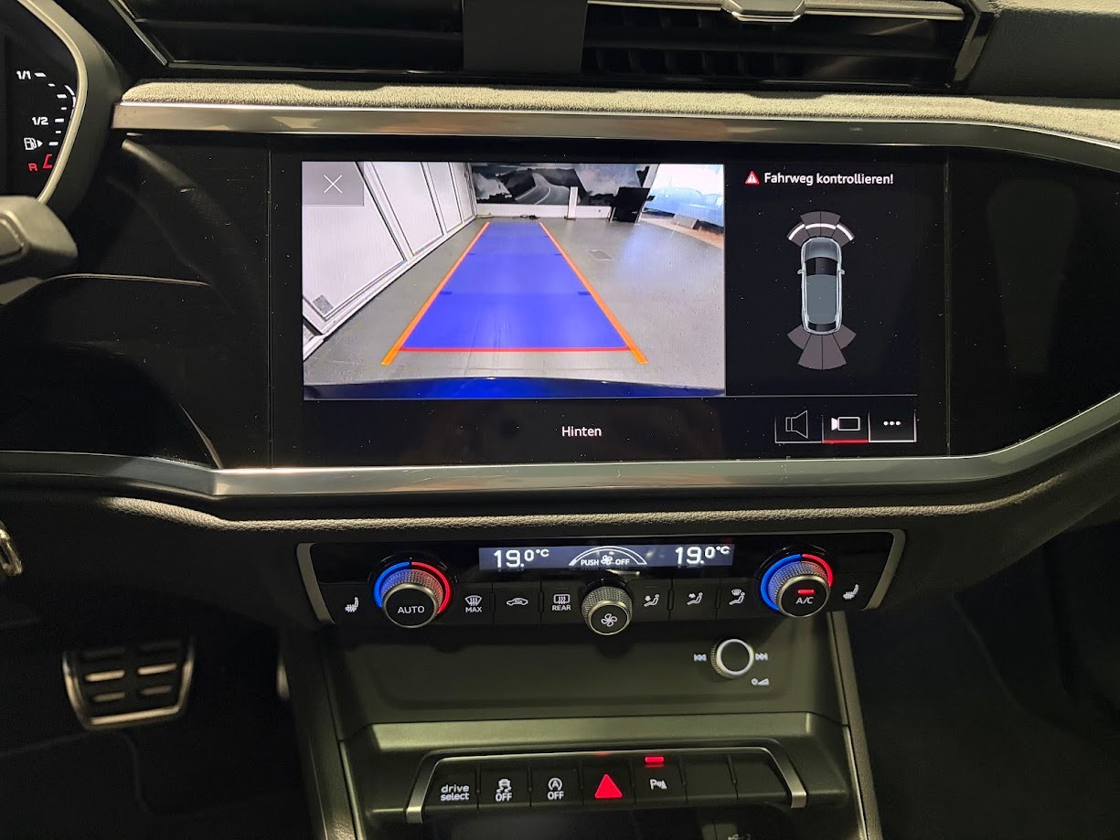 AUDI Q3 Sportback 40 TDI S line quattro S-tronic-image-9