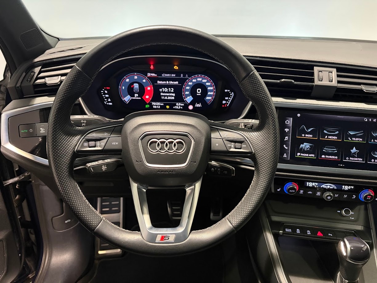 AUDI Q3 Sportback 40 TDI S line quattro S-tronic-image-5