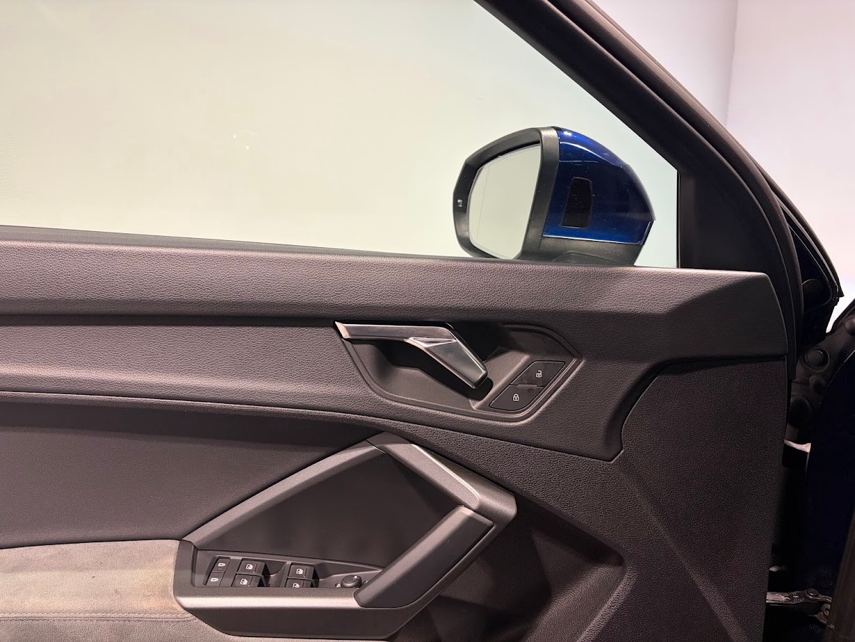 AUDI Q3 Sportback 40 TDI S line quattro S-tronic-image-7