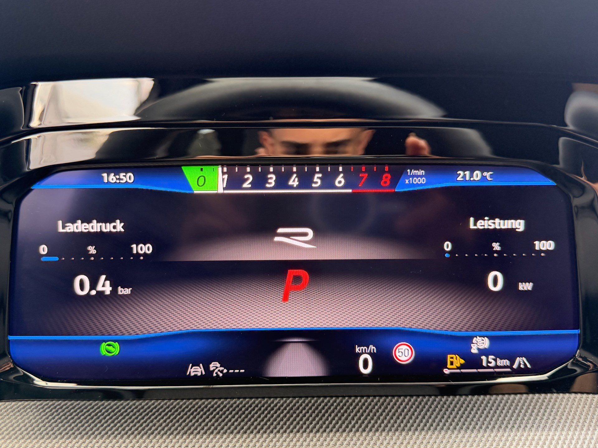 VW Golf 2.0 TSI 333 PS 4MOTION R *** AKRAPOVIC ABGAS ANLANGE ***-image-9