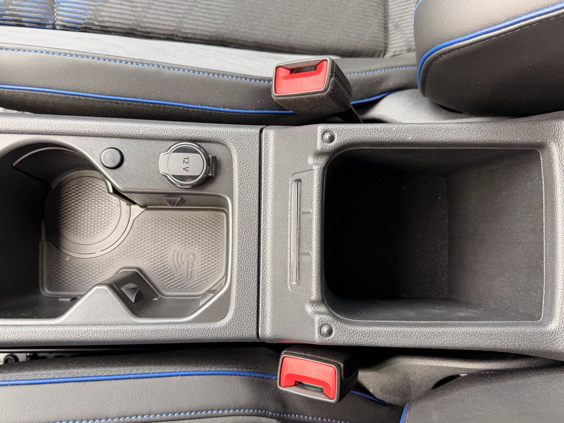 VW Golf 2.0 TSI 333 PS 4MOTION R *** AKRAPOVIC ABGAS ANLANGE ***-image-25