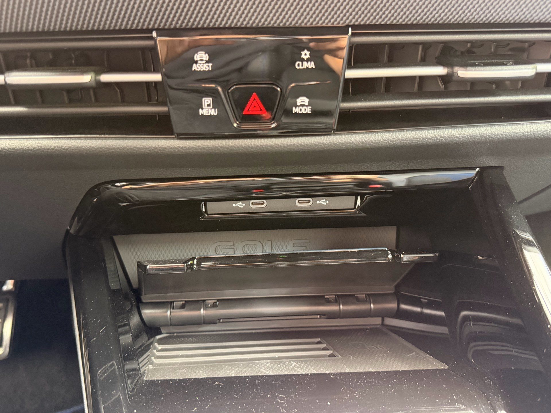 VW Golf 2.0 TSI 333 PS 4MOTION R *** AKRAPOVIC ABGAS ANLANGE ***-image-23