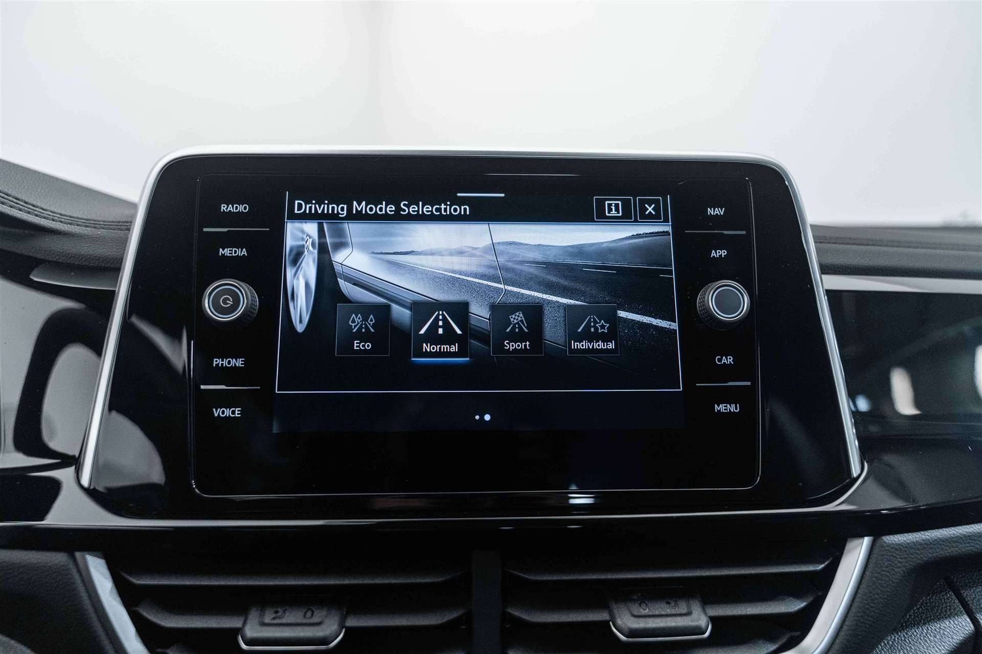 VW T-Roc Cabriolet 1.5 TSi EVO R-Line DSG-Automat-image-26