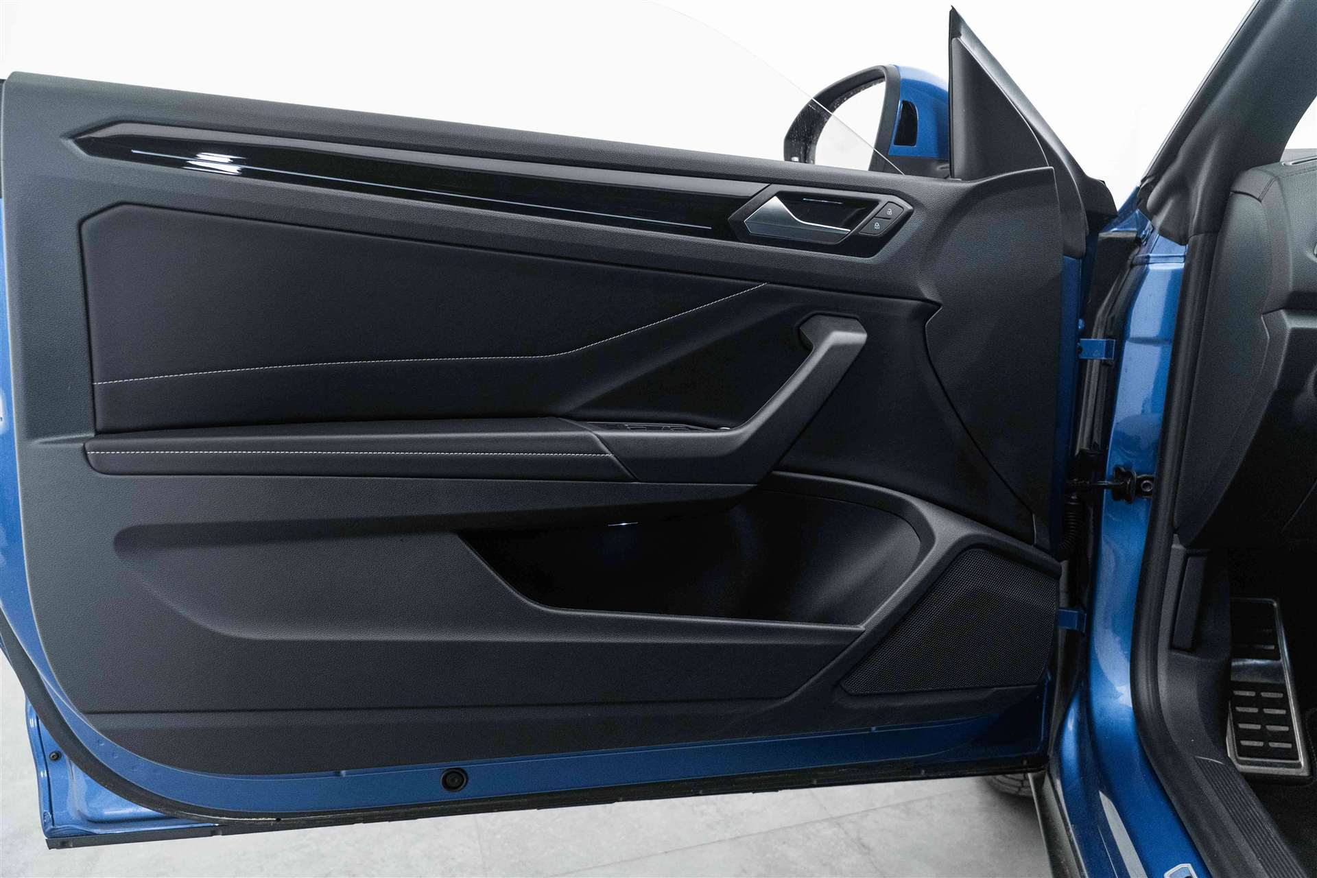 VW T-Roc Cabriolet 1.5 TSi EVO R-Line DSG-Automat-image-10