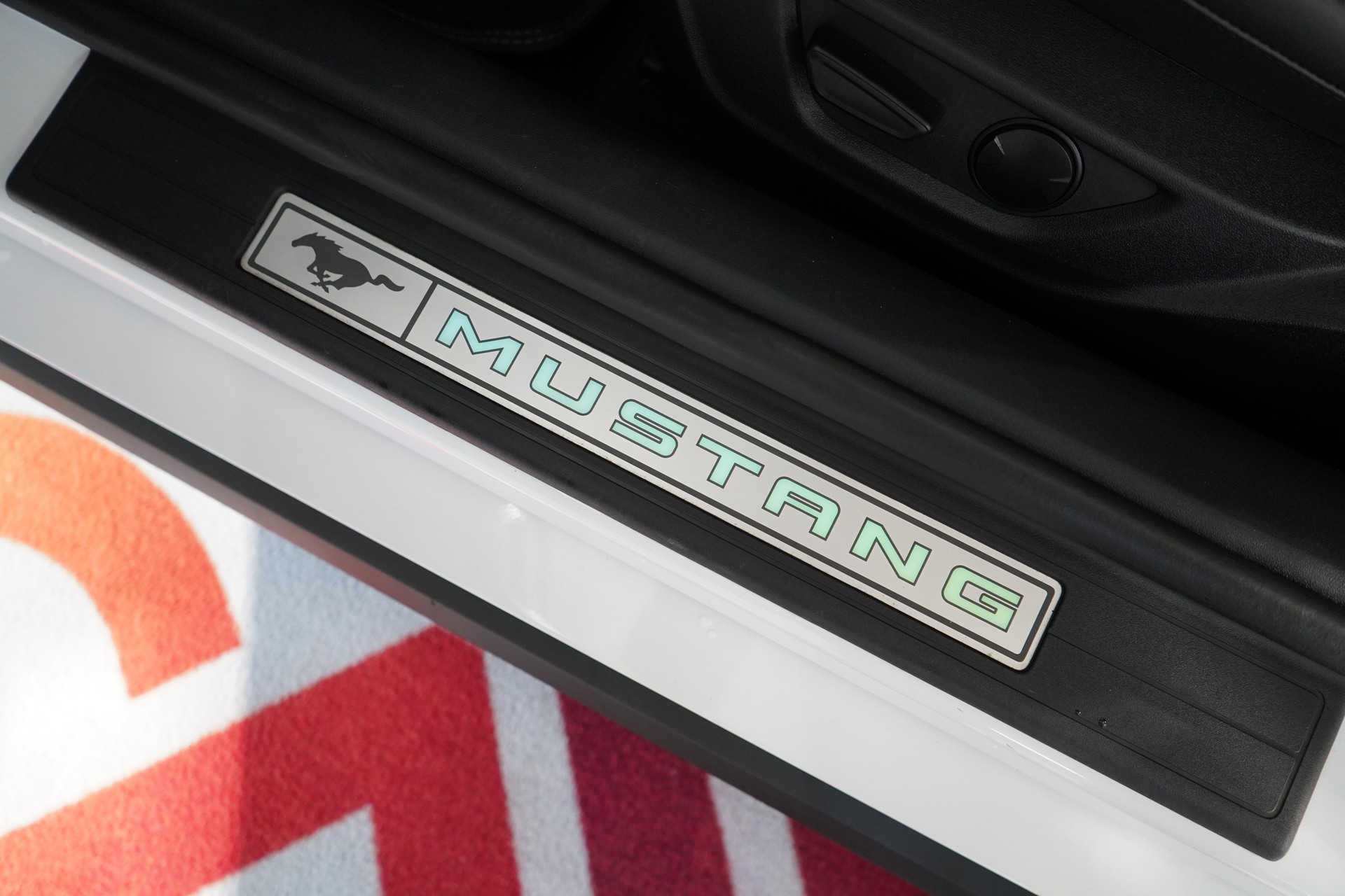 FORD Mustang Coupé 5.0 V8 GT-image-18