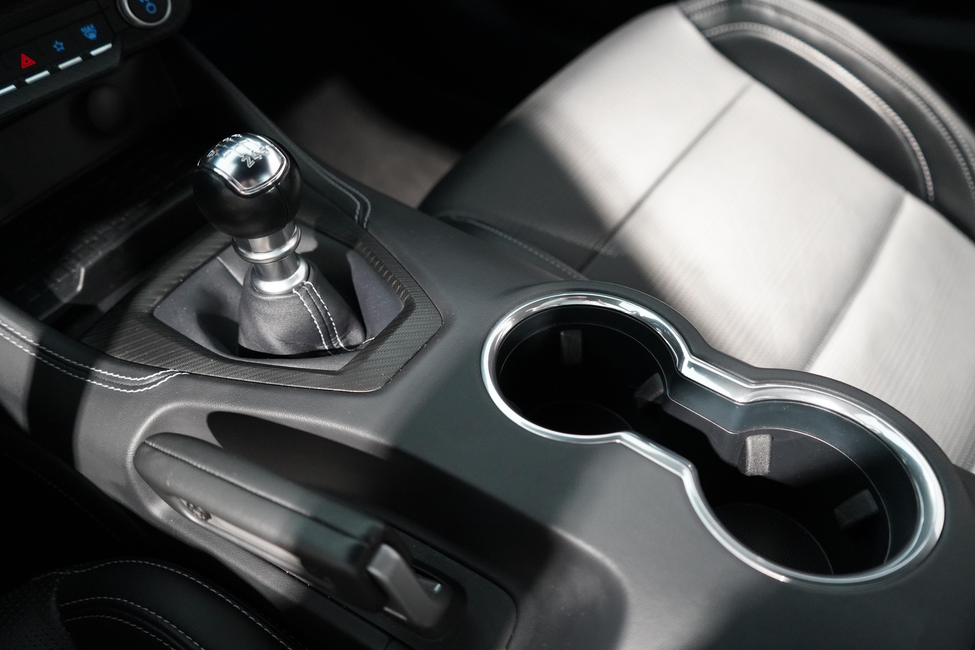 FORD Mustang Coupé 5.0 V8 GT-image-15