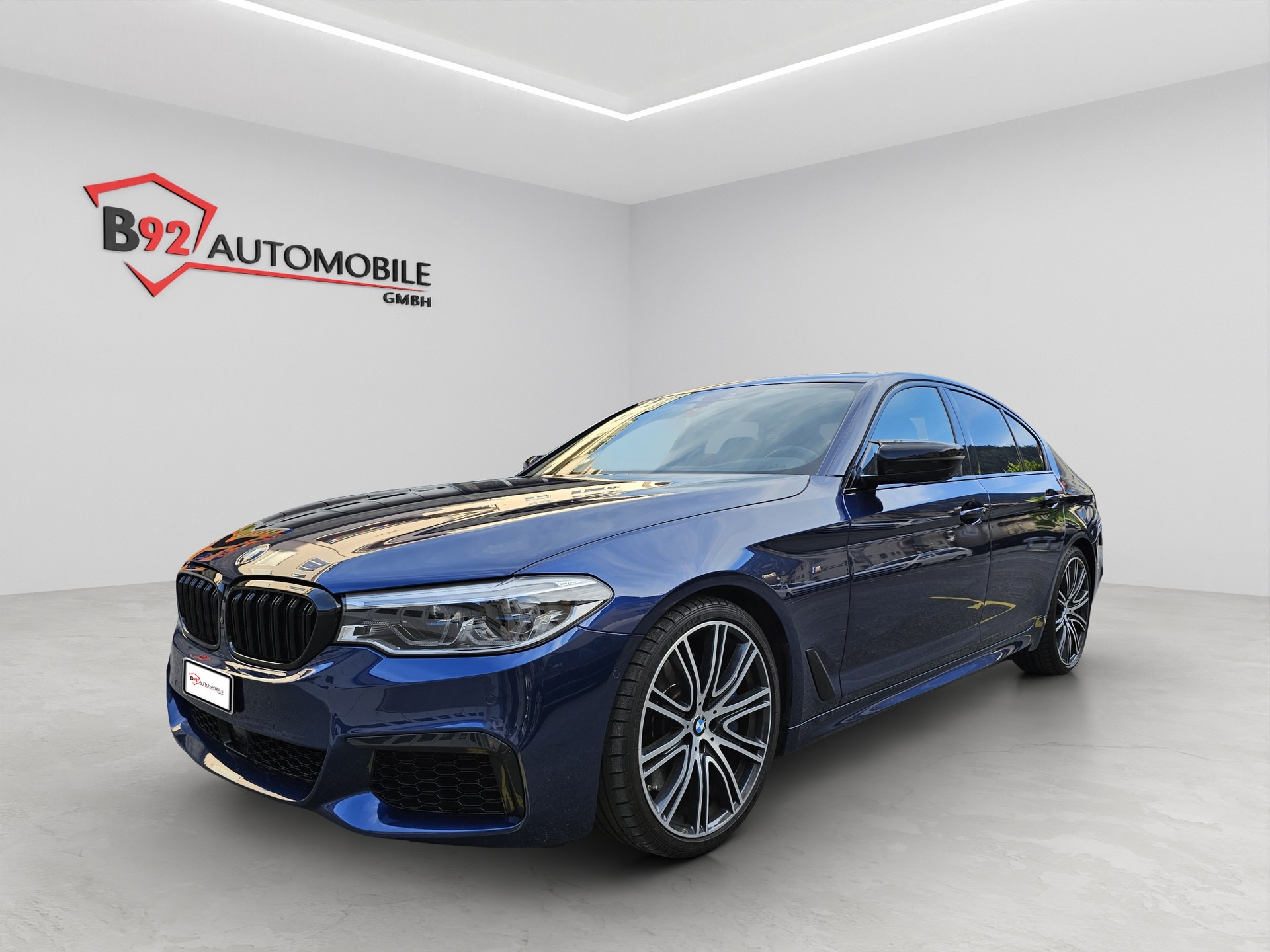 BMW M550i xDrive Steptronic-image-0