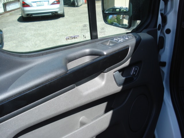 FORD Tourneo Custom 320 L1H1 Titanium X A-image-13