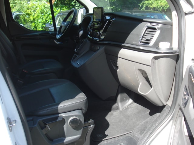 FORD Tourneo Custom 320 L1H1 Titanium X A-image-19