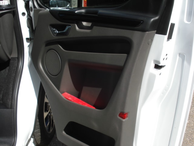 FORD Tourneo Custom 320 L1H1 Titanium X A-image-20