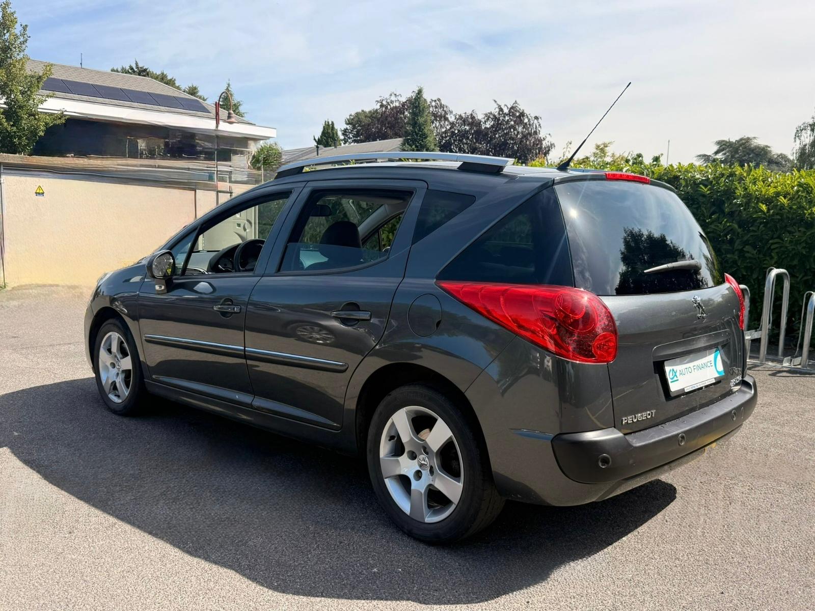 PEUGEOT 207 SW 1.6 16V Sport Automatic-image-3