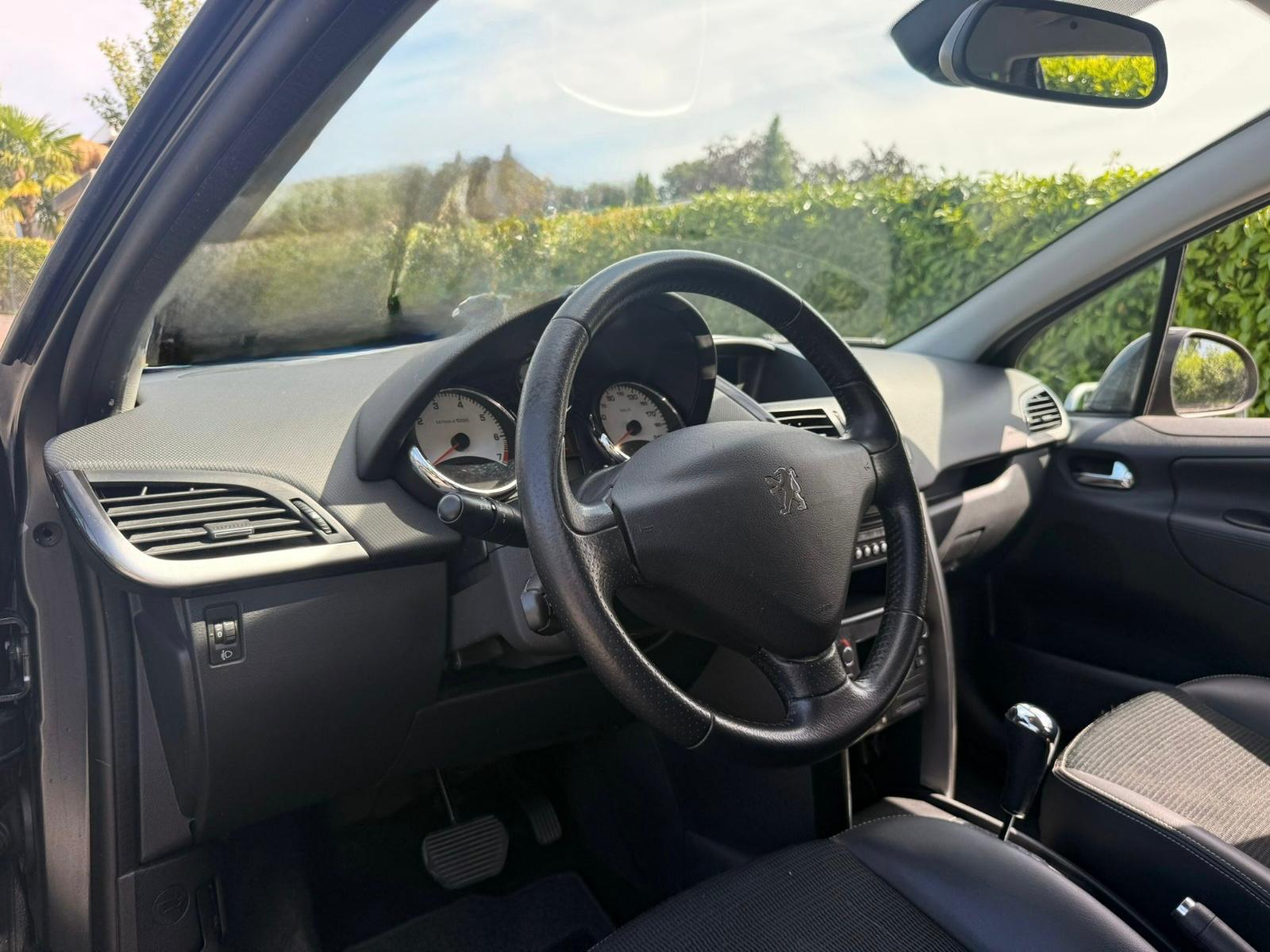 PEUGEOT 207 SW 1.6 16V Sport Automatic-image-9