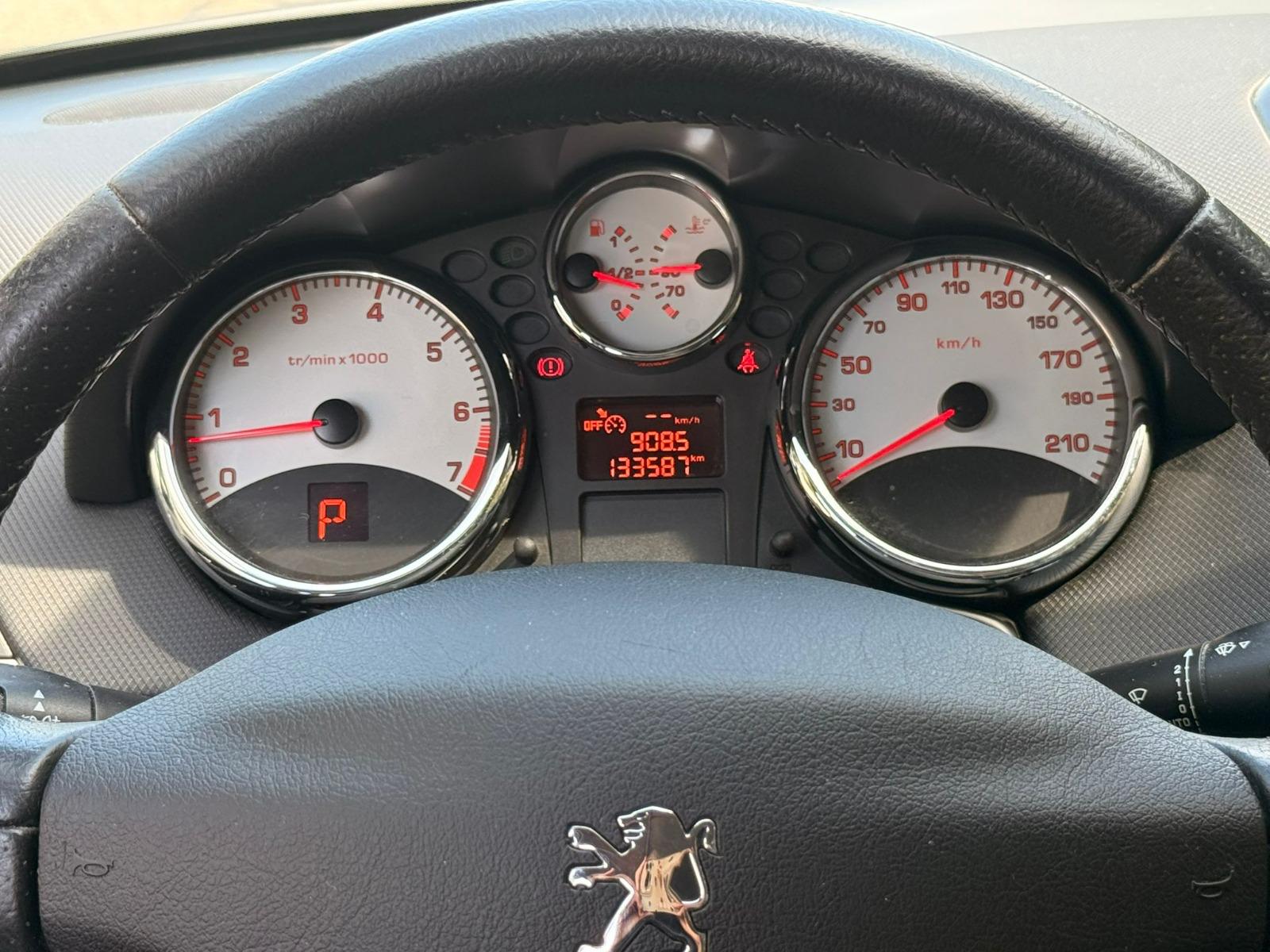 PEUGEOT 207 SW 1.6 16V Sport Automatic-image-8