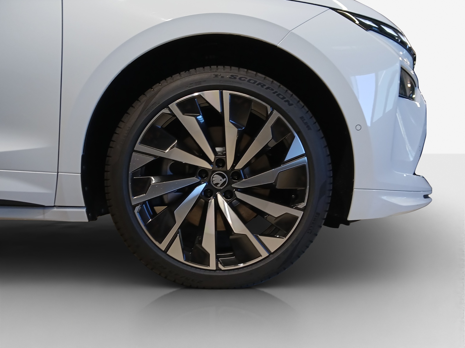 SKODA Enyaq 85x Sportline 4x4-image-14