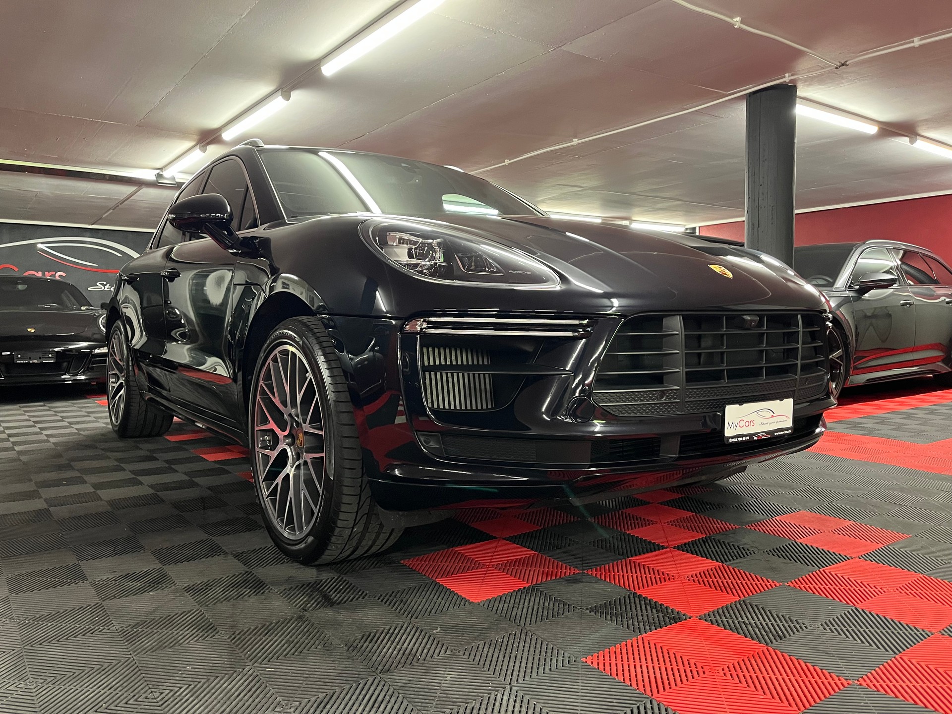 PORSCHE Macan Turbo PDK-image-0