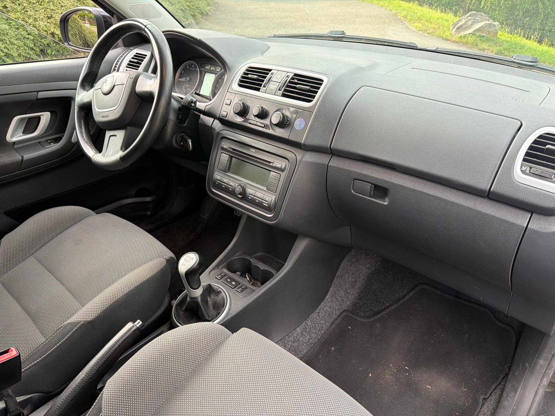 SKODA Fabia 1.4 Elegance-image-4