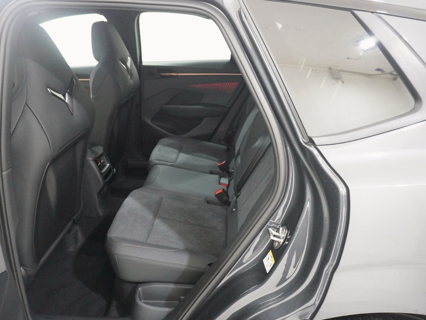 CUPRA Terramar 1.5 e-Plug-in-HYBRID VZ DSG-image-15