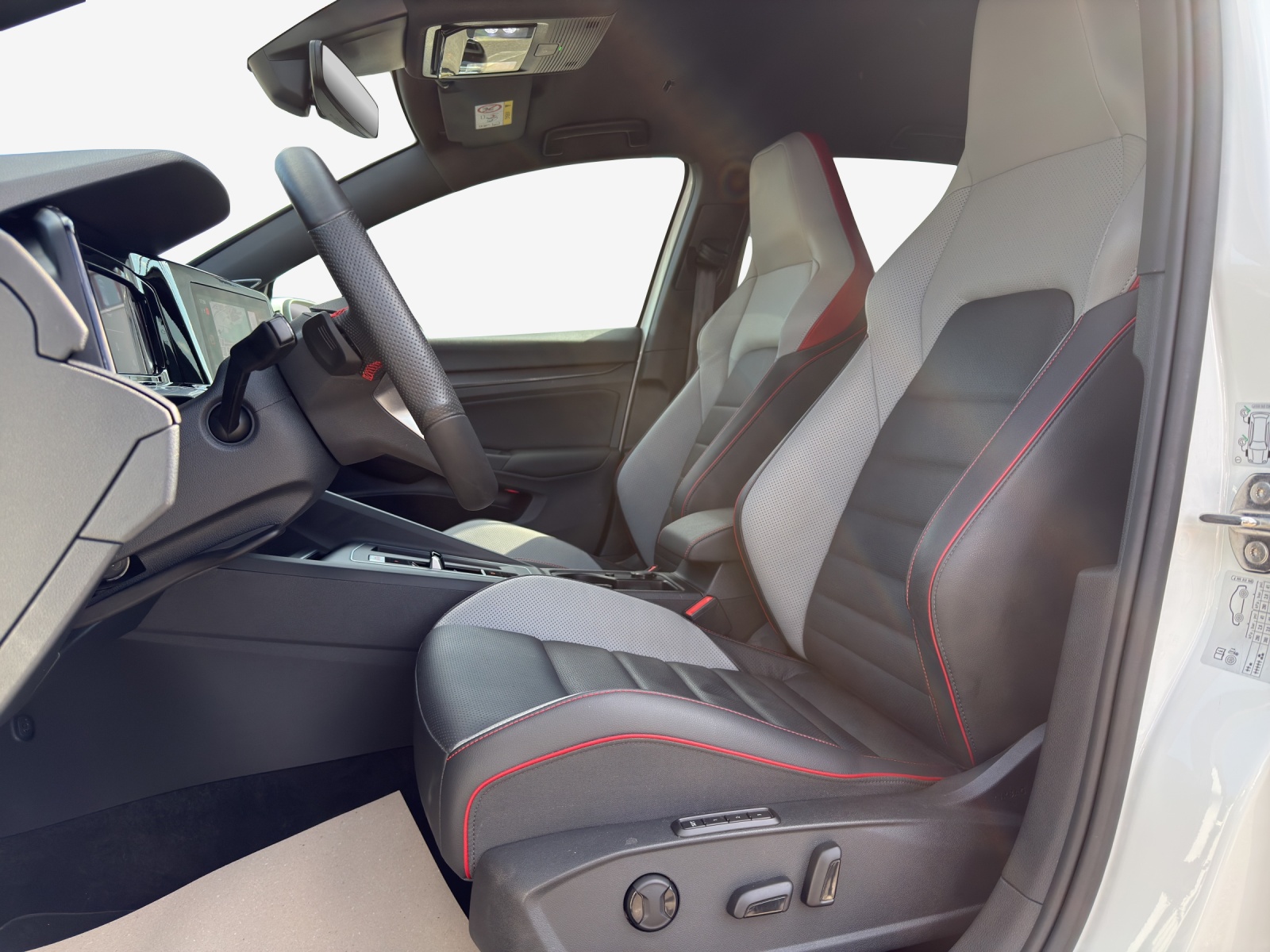 VW Golf 2.0 TSI GTI Clubsport DSG-image-7