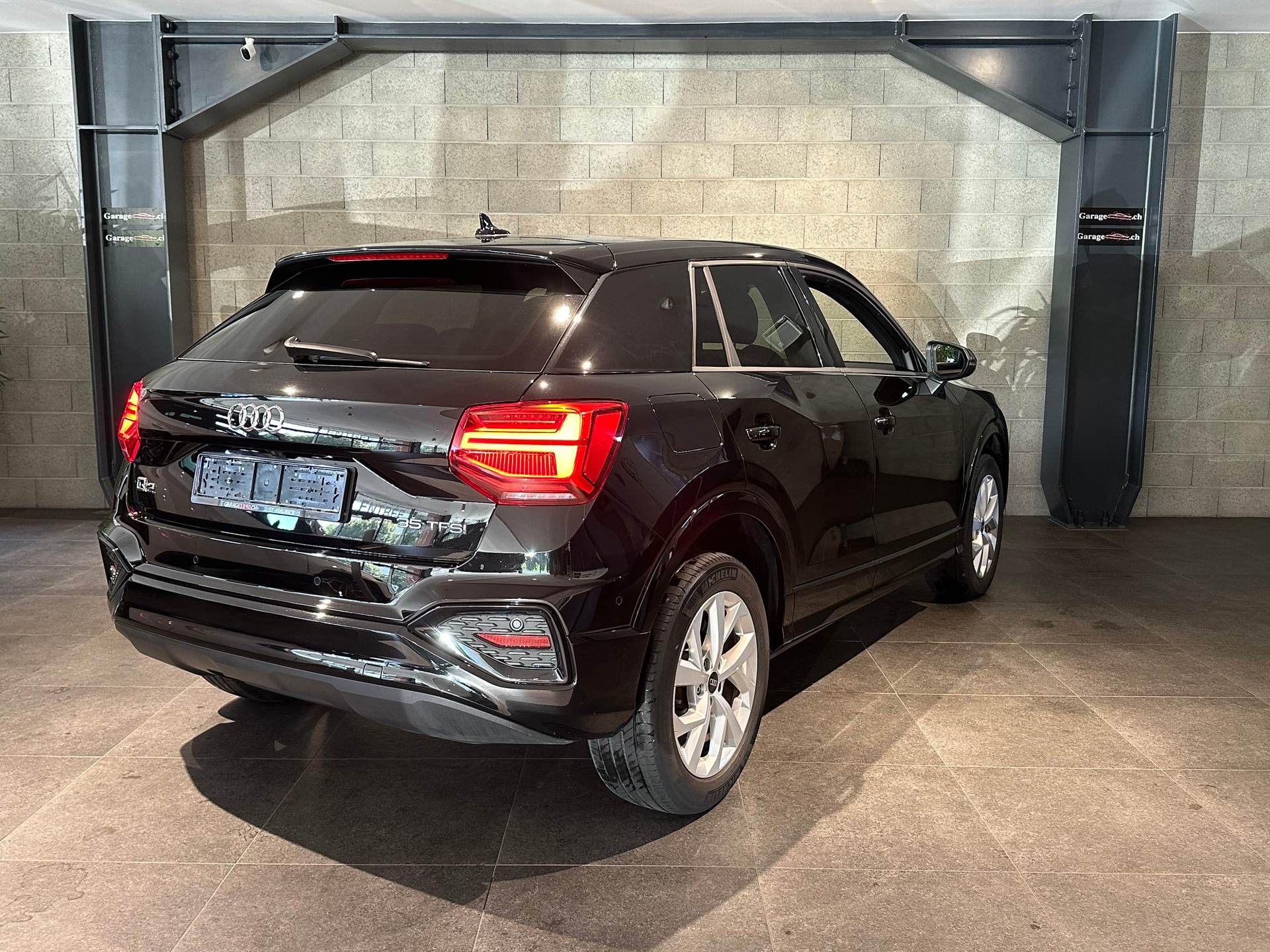 AUDI Q2 35 TFSI Advanced S-tronic-image-4