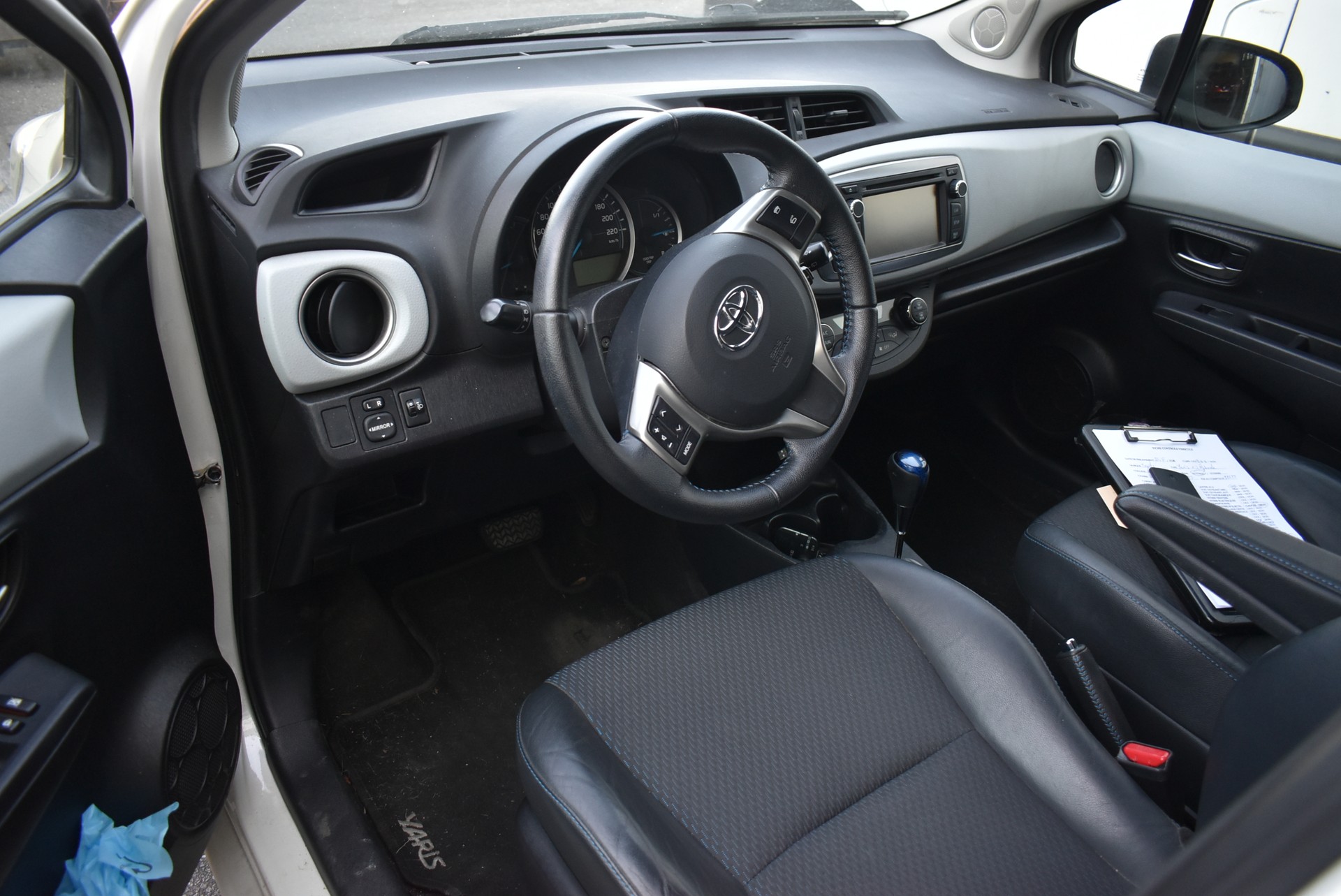 TOYOTA Yaris 1.5 VVT-i Hybrid Sol CVT-image-6