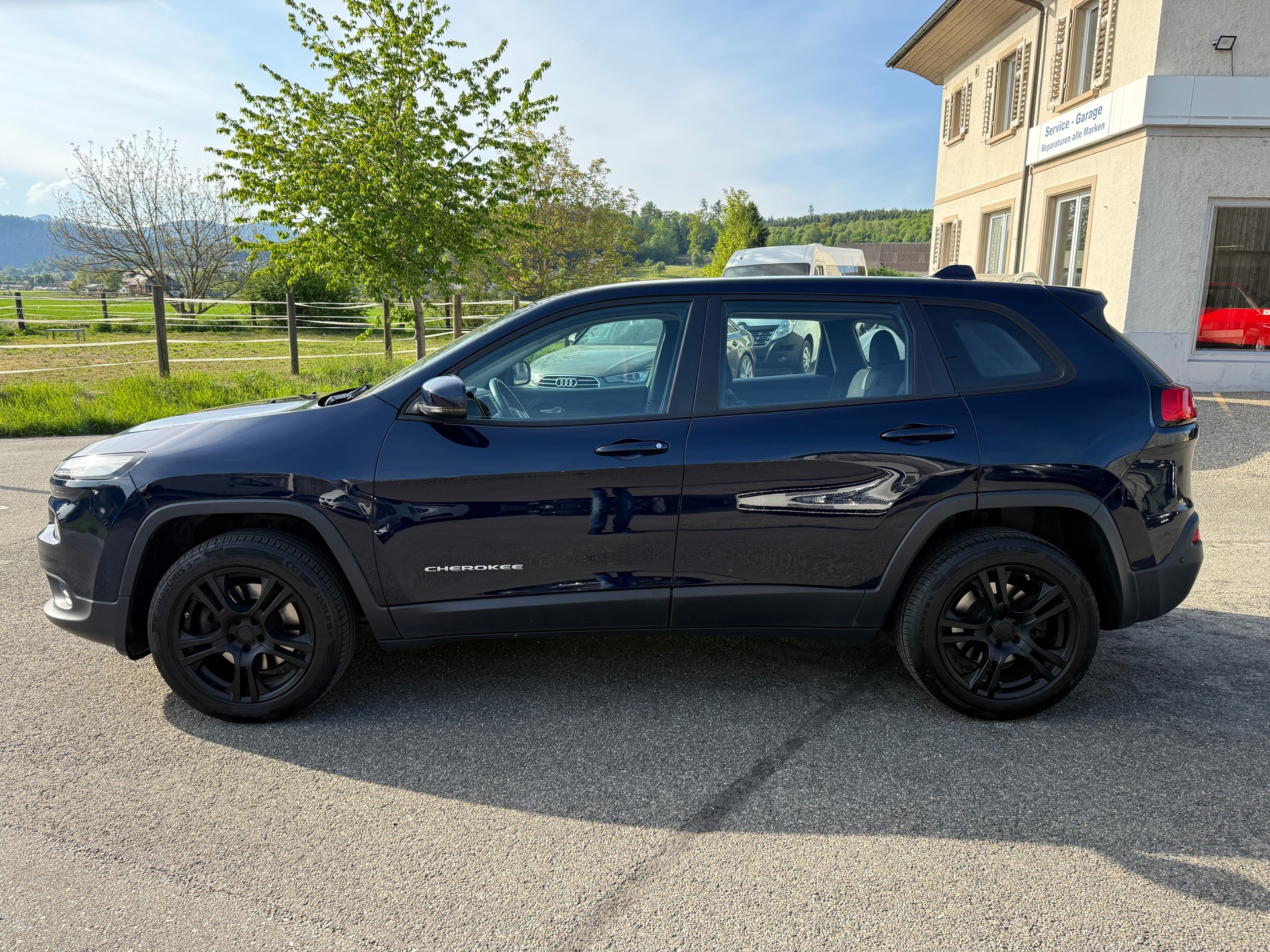 JEEP CHEROKEE-image-1