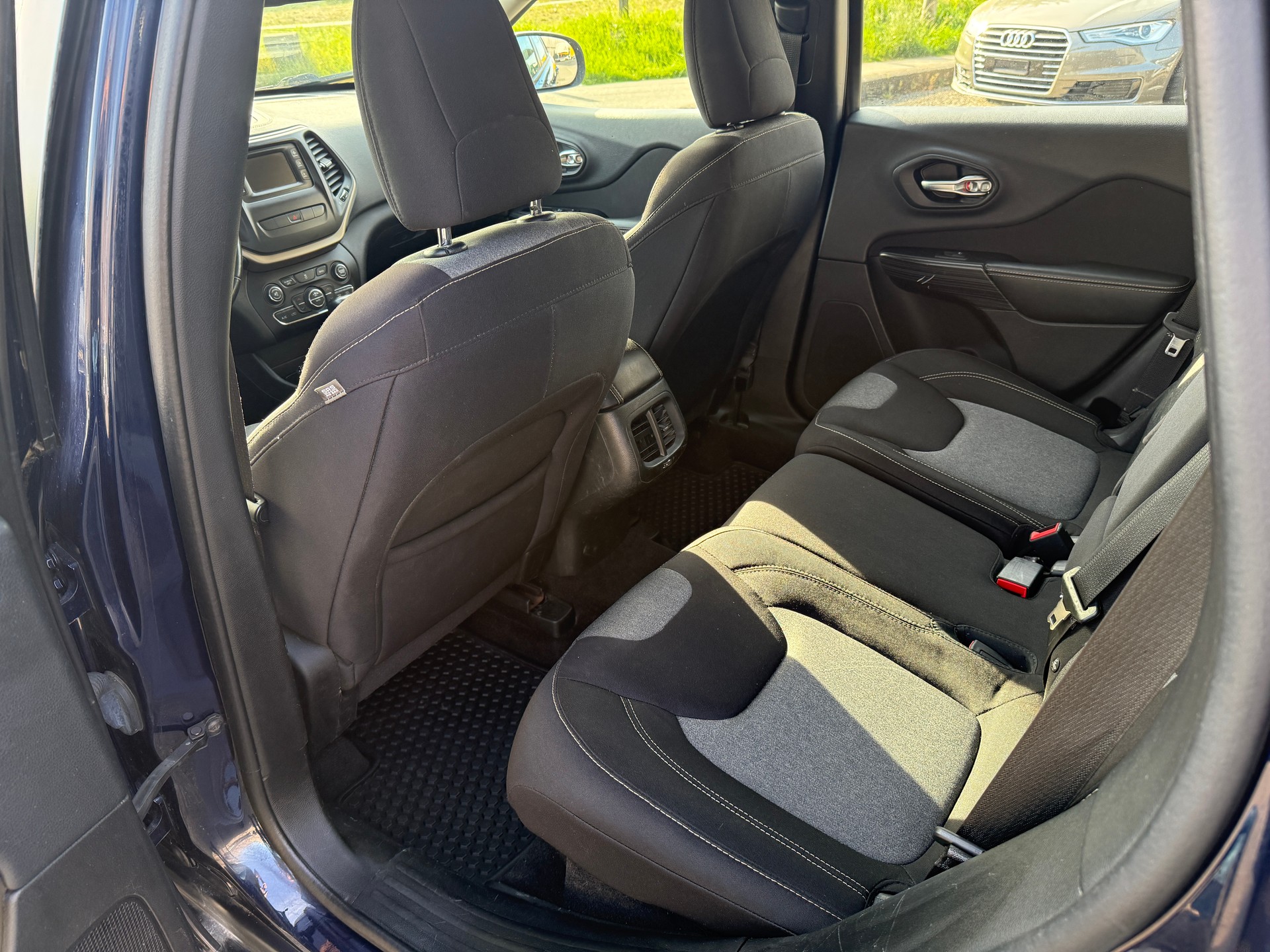 JEEP CHEROKEE-image-12