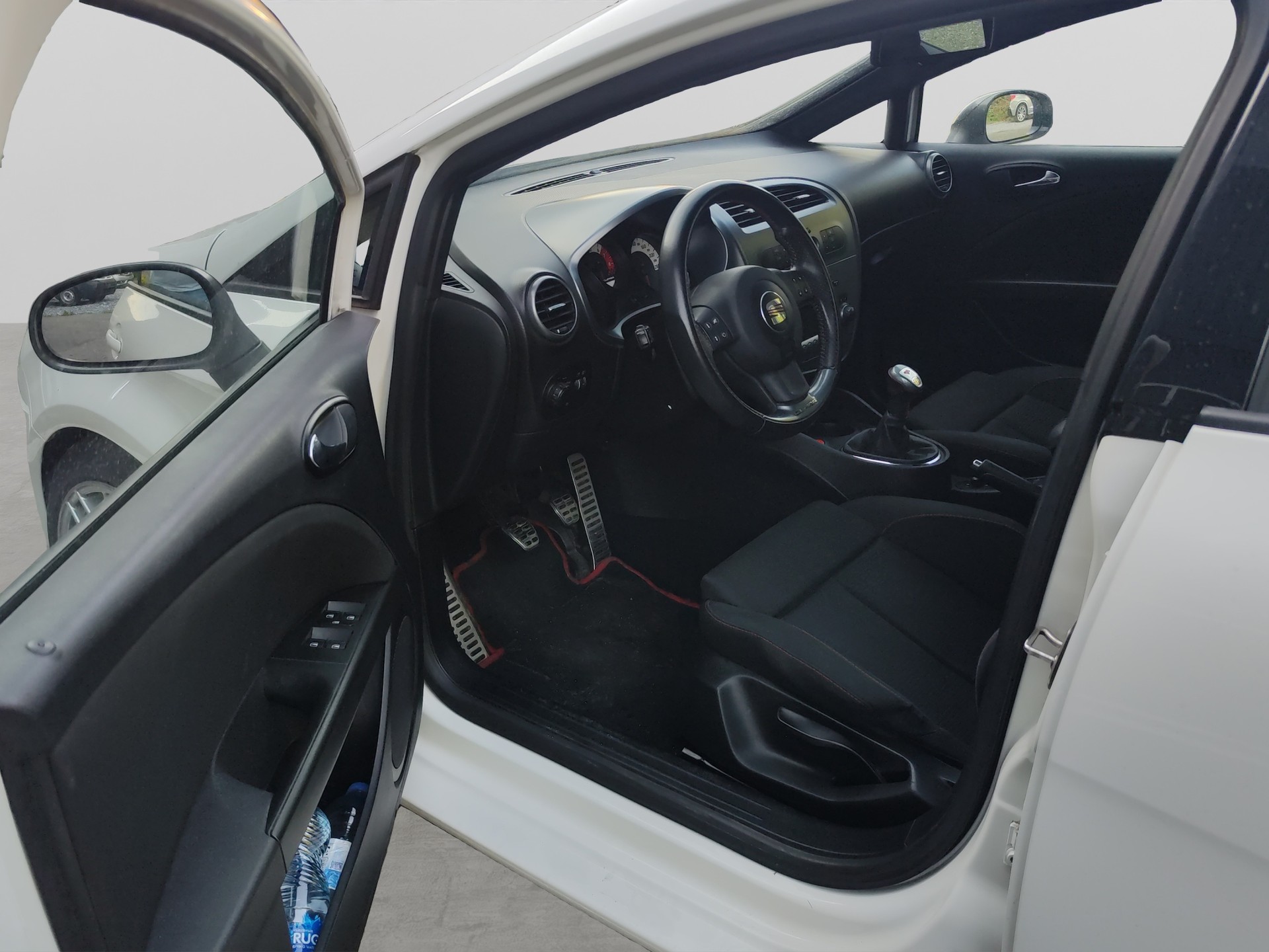 SEAT Leon 2.0 TSI Cupra-image-11